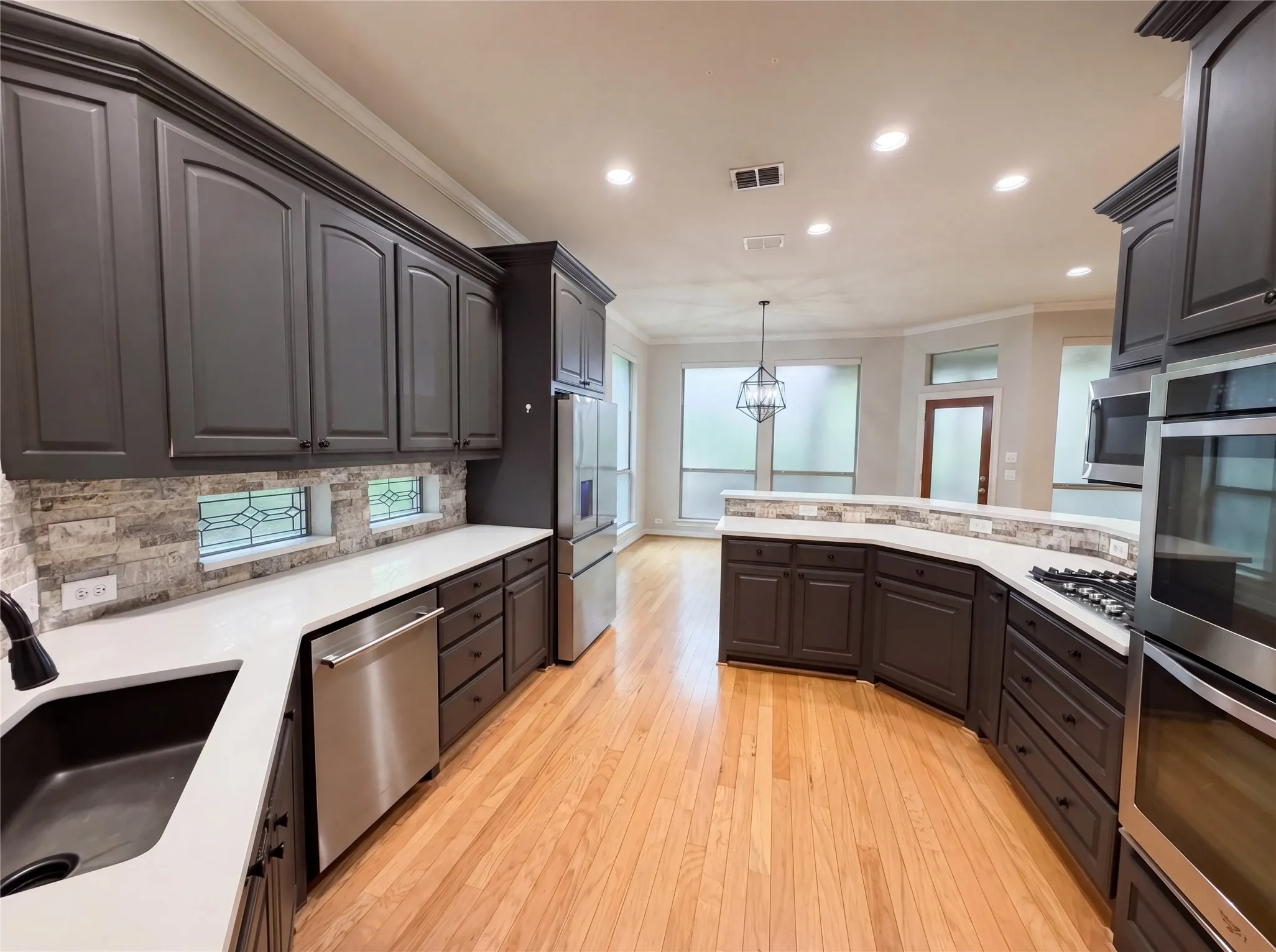 Single Family Residence For Sale in Dallas County , 1309 Winding Brook Drive, Garland, Texas 75044, 4 Bedroom, 4 Bathroom, 2 Garage spaces, 3,570 Sqft, built in 2001, mls#21240316, Real Estate Agent in Garland, Homes For Sale in Dallas county, Homes For Sale in Garland, Realtor in Garland Texas, Real Estate Brokerage Independent Realty Texas, Luminita Cordes Realtor