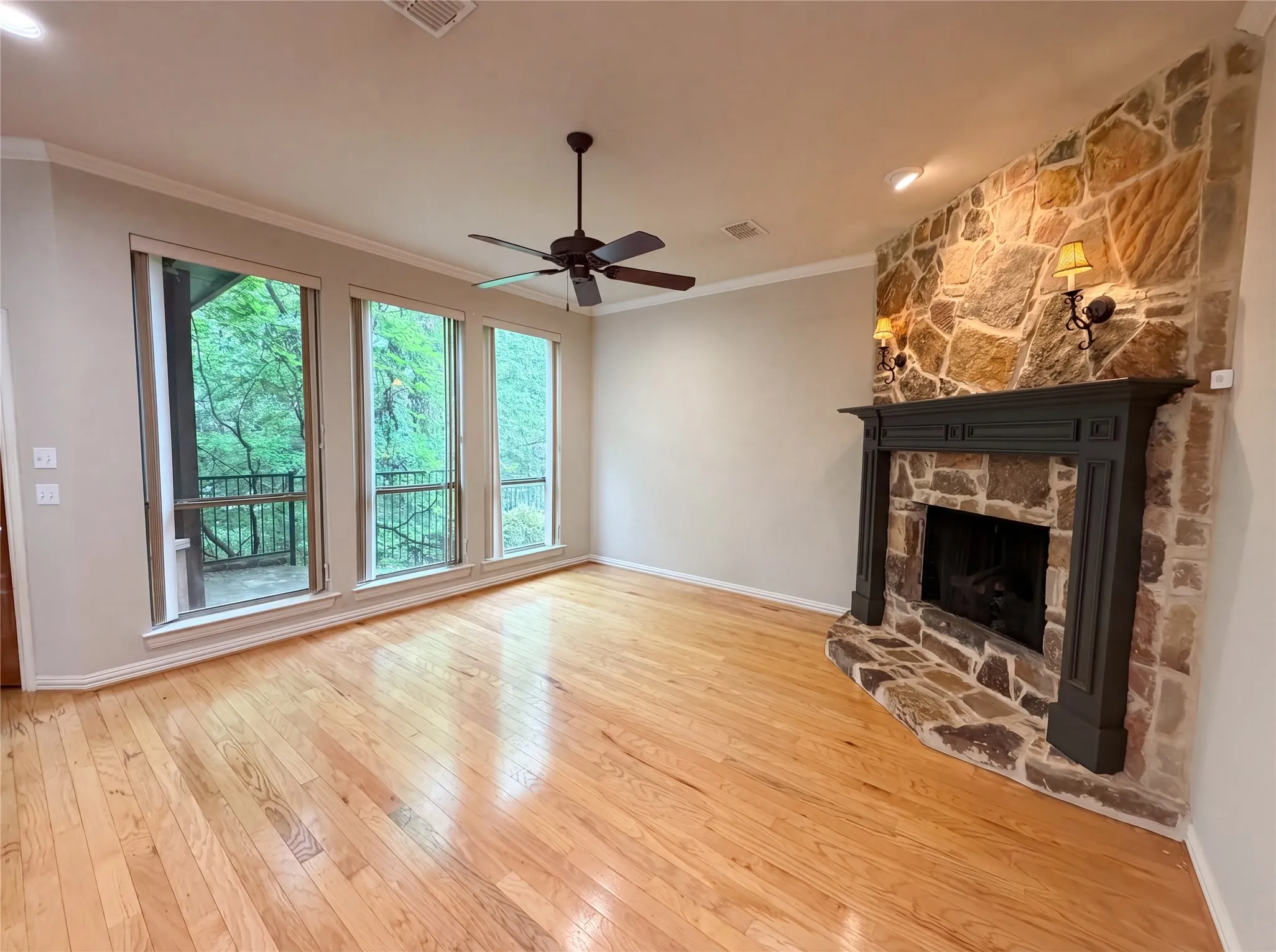 Single Family Residence For Sale in Dallas County , 1309 Winding Brook Drive, Garland, Texas 75044, 4 Bedroom, 4 Bathroom, 2 Garage spaces, 3,570 Sqft, built in 2001, mls#21240316, Real Estate Agent in Garland, Homes For Sale in Dallas county, Homes For Sale in Garland, Realtor in Garland Texas, Real Estate Brokerage Independent Realty Texas, Luminita Cordes Realtor