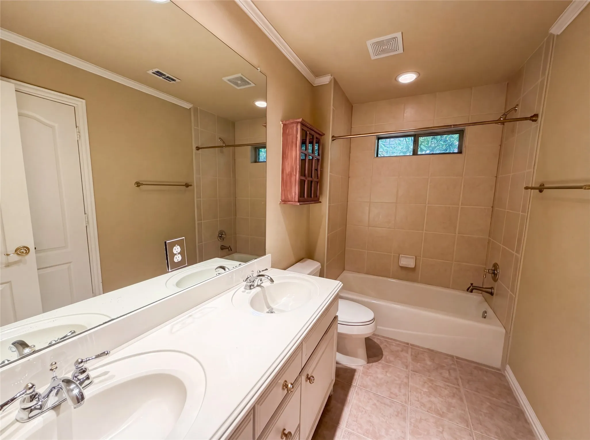 Single Family Residence For Sale in Dallas County , 1309 Winding Brook Drive, Garland, Texas 75044, 4 Bedroom, 4 Bathroom, 2 Garage spaces, 3,570 Sqft, built in 2001, mls#21240316, Real Estate Agent in Garland, Homes For Sale in Dallas county, Homes For Sale in Garland, Realtor in Garland Texas, Real Estate Brokerage Independent Realty Texas, Luminita Cordes Realtor