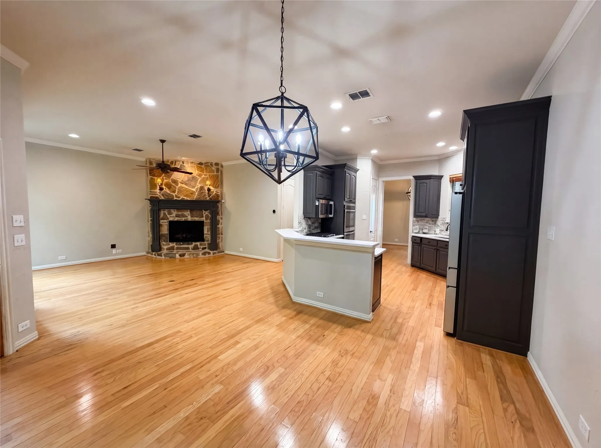 Single Family Residence For Sale in Dallas County , 1309 Winding Brook Drive, Garland, Texas 75044, 4 Bedroom, 4 Bathroom, 2 Garage spaces, 3,570 Sqft, built in 2001, mls#21240316, Real Estate Agent in Garland, Homes For Sale in Dallas county, Homes For Sale in Garland, Realtor in Garland Texas, Real Estate Brokerage Independent Realty Texas, Luminita Cordes Realtor