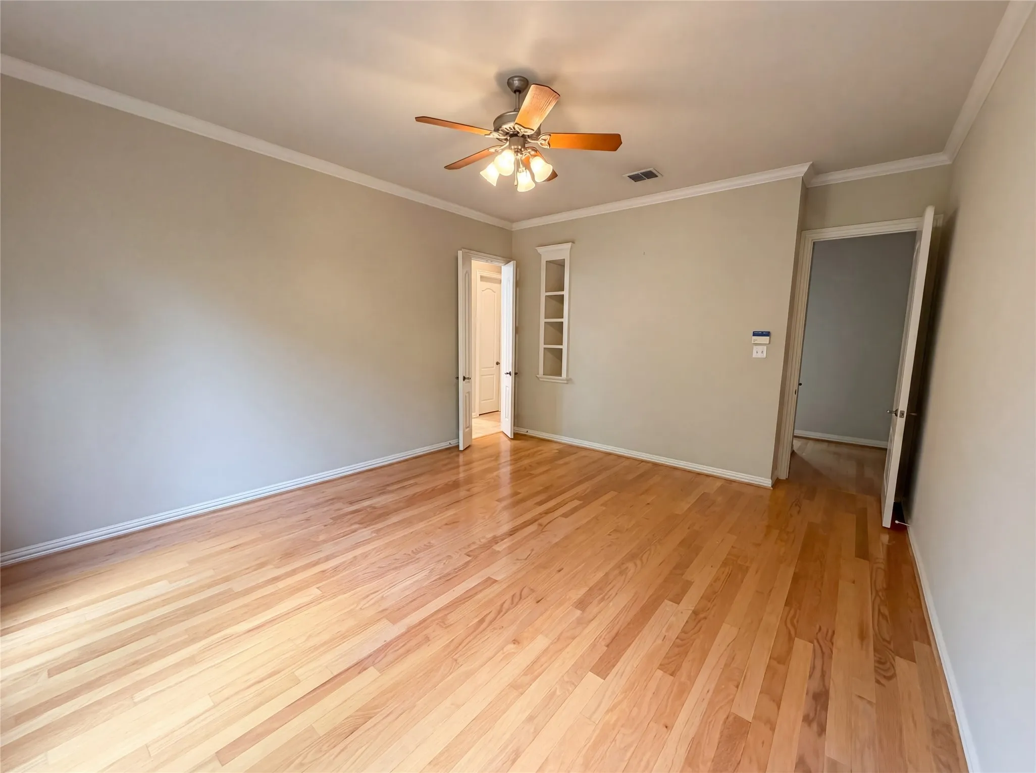Single Family Residence For Sale in Dallas County , 1309 Winding Brook Drive, Garland, Texas 75044, 4 Bedroom, 4 Bathroom, 2 Garage spaces, 3,570 Sqft, built in 2001, mls#21240316, Real Estate Agent in Garland, Homes For Sale in Dallas county, Homes For Sale in Garland, Realtor in Garland Texas, Real Estate Brokerage Independent Realty Texas, Luminita Cordes Realtor