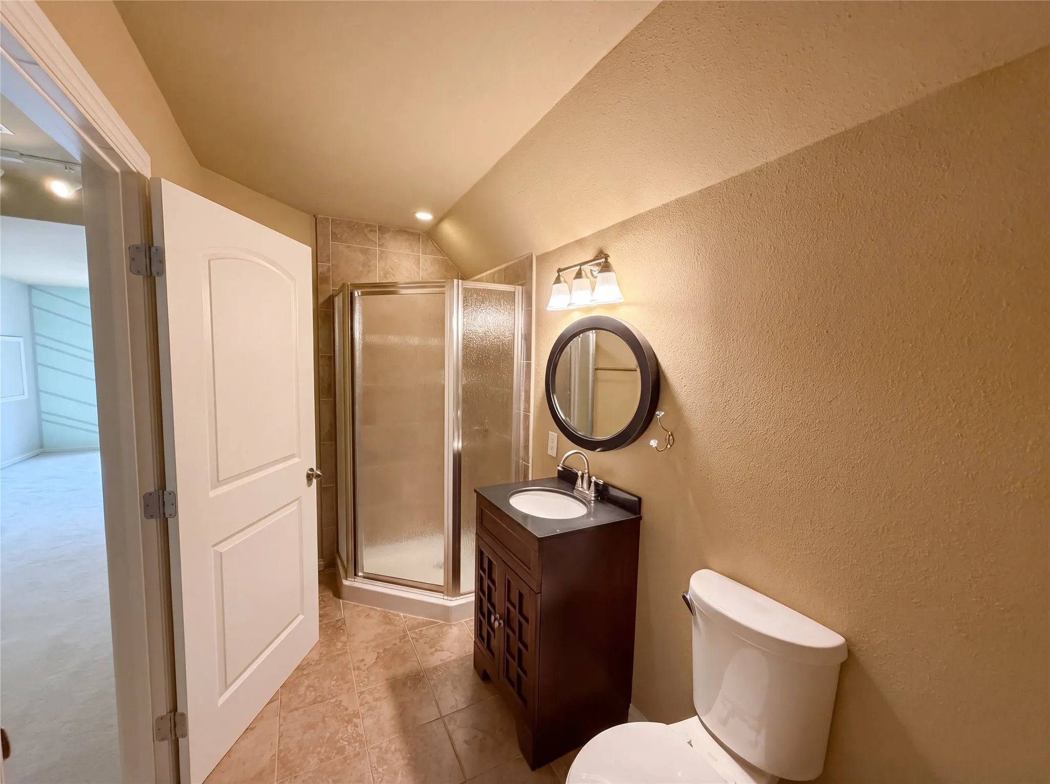 Single Family Residence For Sale in Dallas County , 1309 Winding Brook Drive, Garland, Texas 75044, 4 Bedroom, 4 Bathroom, 2 Garage spaces, 3,570 Sqft, built in 2001, mls#21240316, Real Estate Agent in Garland, Homes For Sale in Dallas county, Homes For Sale in Garland, Realtor in Garland Texas, Real Estate Brokerage Independent Realty Texas, Luminita Cordes Realtor