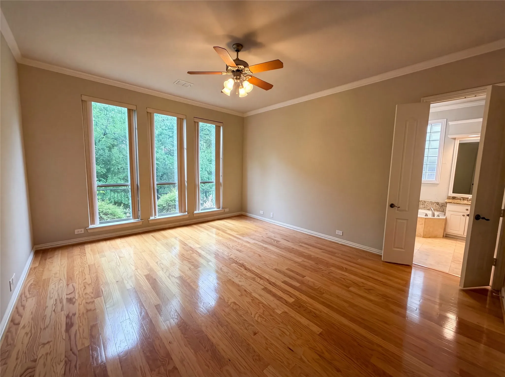 Single Family Residence For Sale in Dallas County , 1309 Winding Brook Drive, Garland, Texas 75044, 4 Bedroom, 4 Bathroom, 2 Garage spaces, 3,570 Sqft, built in 2001, mls#21240316, Real Estate Agent in Garland, Homes For Sale in Dallas county, Homes For Sale in Garland, Realtor in Garland Texas, Real Estate Brokerage Independent Realty Texas, Luminita Cordes Realtor