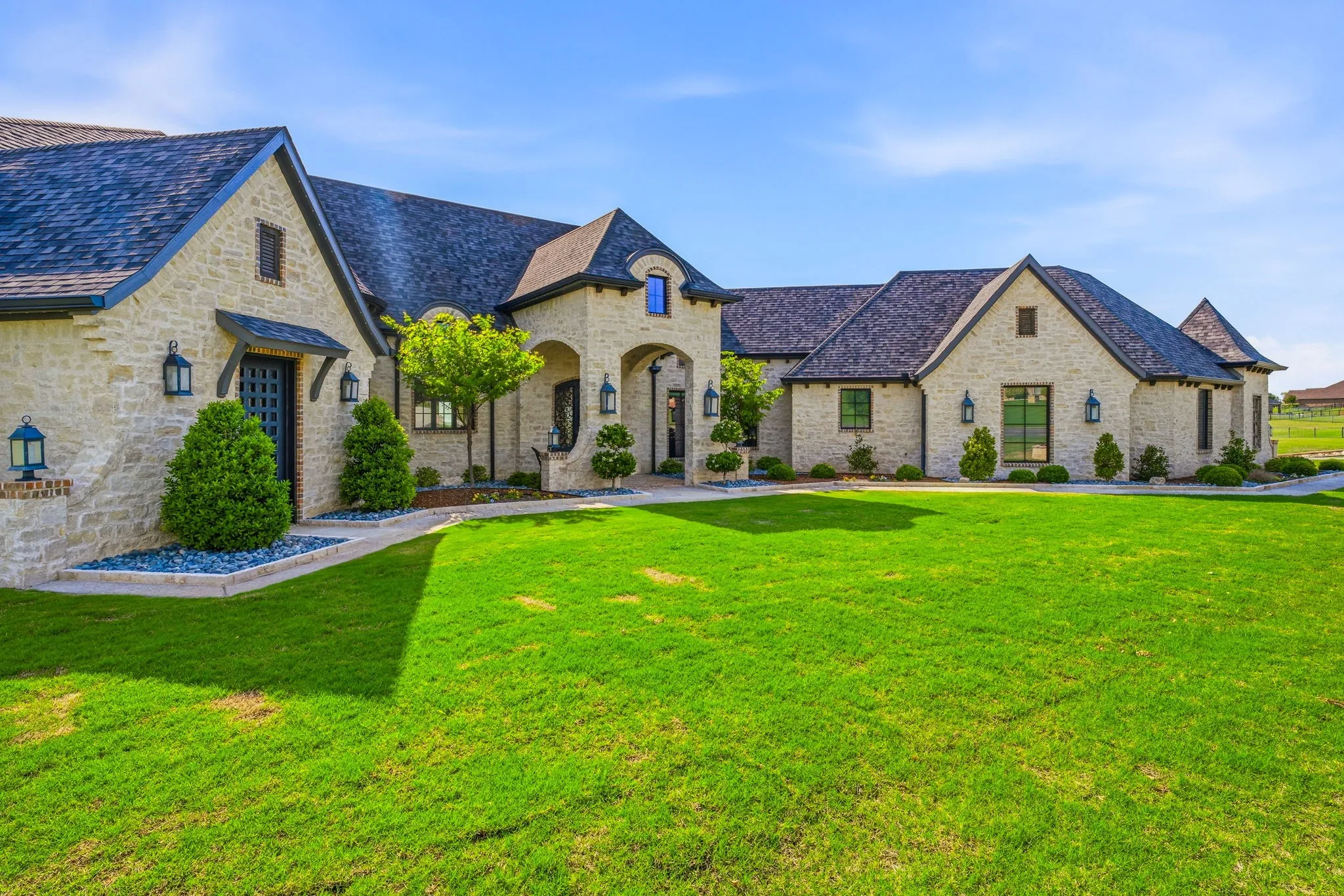 Single Family Residence For Sale in Parker County , 144 Condor View, Weatherford, Texas 76087, 4 Bedrooms, 3 Bathrooms, 3 Garage spaces, 4,530 Sqft, built in 2022, Price $2,200,000, mls#21233975, Real Estate Agent in Weatherford, Homes For Sale in Parker county, Homes For Sale in Weatherford, Realtor in Weatherford Texas, Real Estate Brokerage Independent Realty Texas, Luminita Cordes Realtor