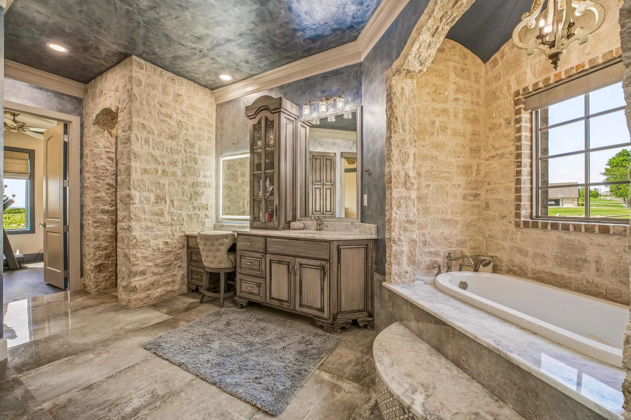 Single Family Residence For Sale in Parker County , 144 Condor View, Weatherford, Texas 76087, 4 Bedrooms, 3 Bathrooms, 3 Garage spaces, 4,530 Sqft, built in 2022, Price $2,200,000, mls#21233975, Real Estate Agent in Weatherford, Homes For Sale in Parker county, Homes For Sale in Weatherford, Realtor in Weatherford Texas, Real Estate Brokerage Independent Realty Texas, Luminita Cordes Realtor