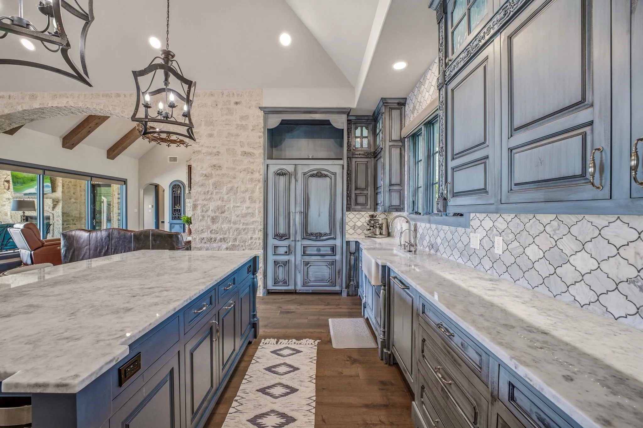 Single Family Residence For Sale in Parker County , 144 Condor View, Weatherford, Texas 76087, 4 Bedrooms, 3 Bathrooms, 3 Garage spaces, 4,530 Sqft, built in 2022, Price $2,200,000, mls#21233975, Real Estate Agent in Weatherford, Homes For Sale in Parker county, Homes For Sale in Weatherford, Realtor in Weatherford Texas, Real Estate Brokerage Independent Realty Texas, Luminita Cordes Realtor