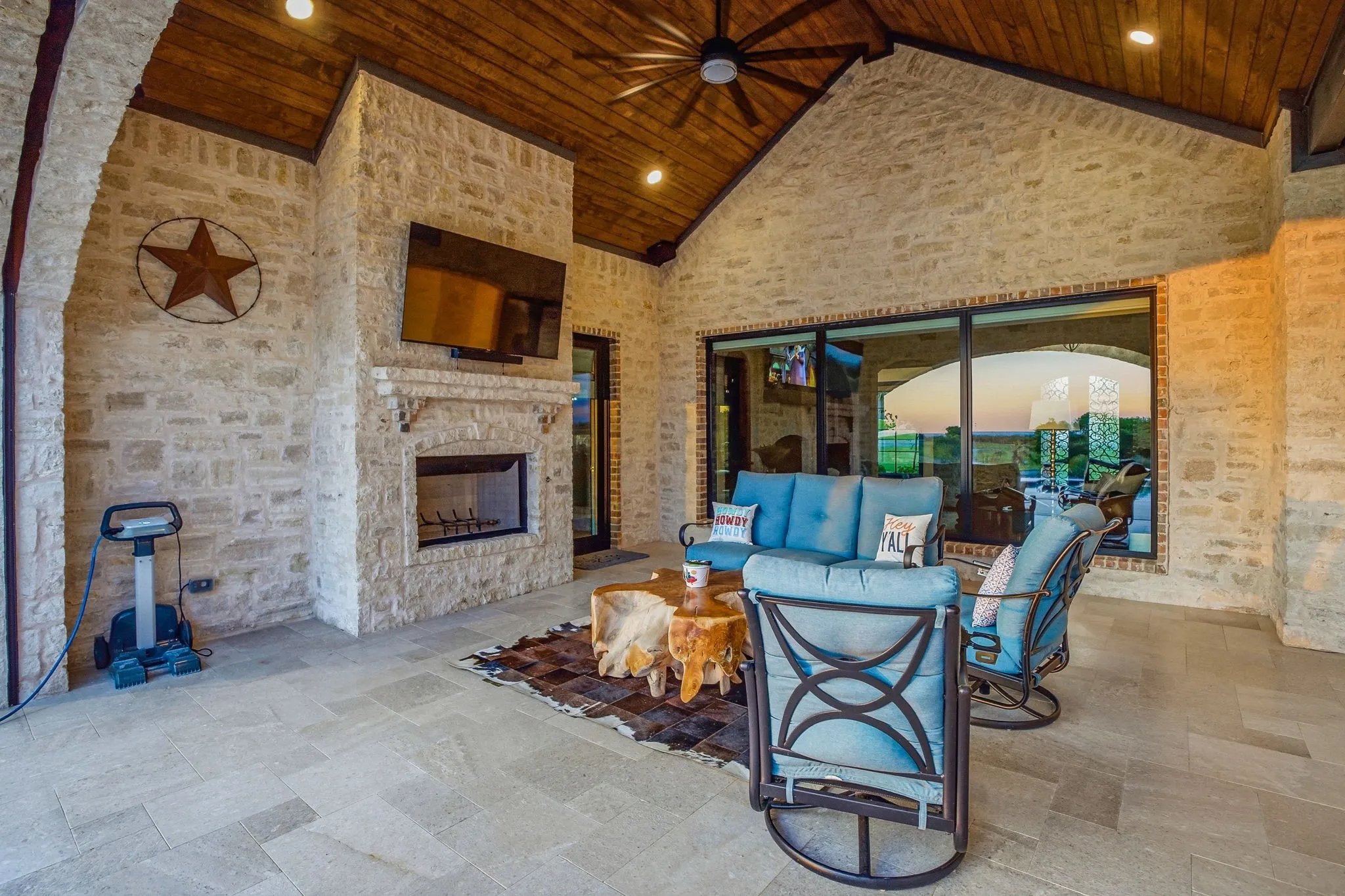 Single Family Residence For Sale in Parker County , 144 Condor View, Weatherford, Texas 76087, 4 Bedrooms, 3 Bathrooms, 3 Garage spaces, 4,530 Sqft, built in 2022, Price $2,200,000, mls#21233975, Real Estate Agent in Weatherford, Homes For Sale in Parker county, Homes For Sale in Weatherford, Realtor in Weatherford Texas, Real Estate Brokerage Independent Realty Texas, Luminita Cordes Realtor