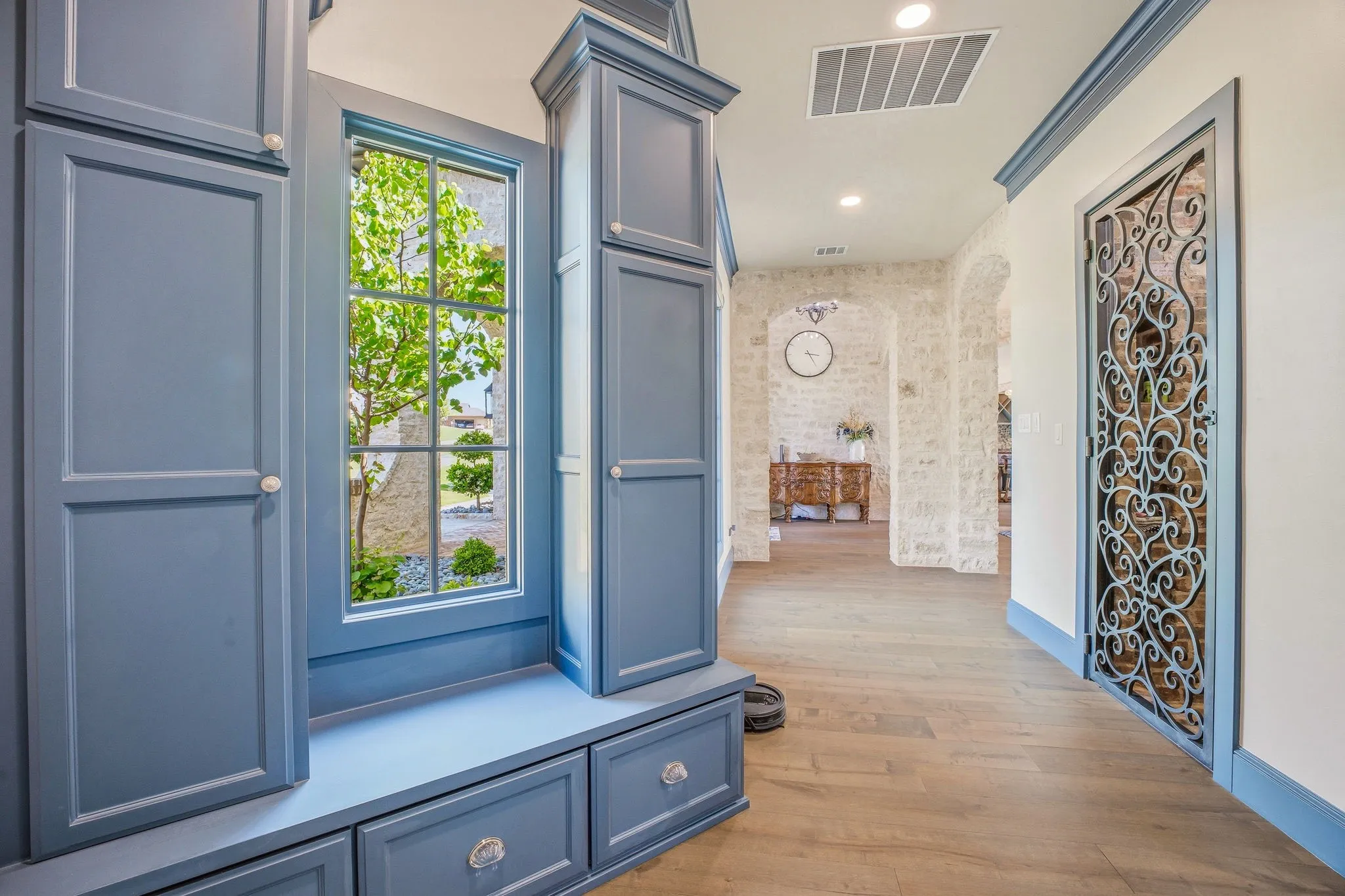 Single Family Residence For Sale in Parker County , 144 Condor View, Weatherford, Texas 76087, 4 Bedrooms, 3 Bathrooms, 3 Garage spaces, 4,530 Sqft, built in 2022, Price $2,200,000, mls#21233975, Real Estate Agent in Weatherford, Homes For Sale in Parker county, Homes For Sale in Weatherford, Realtor in Weatherford Texas, Real Estate Brokerage Independent Realty Texas, Luminita Cordes Realtor