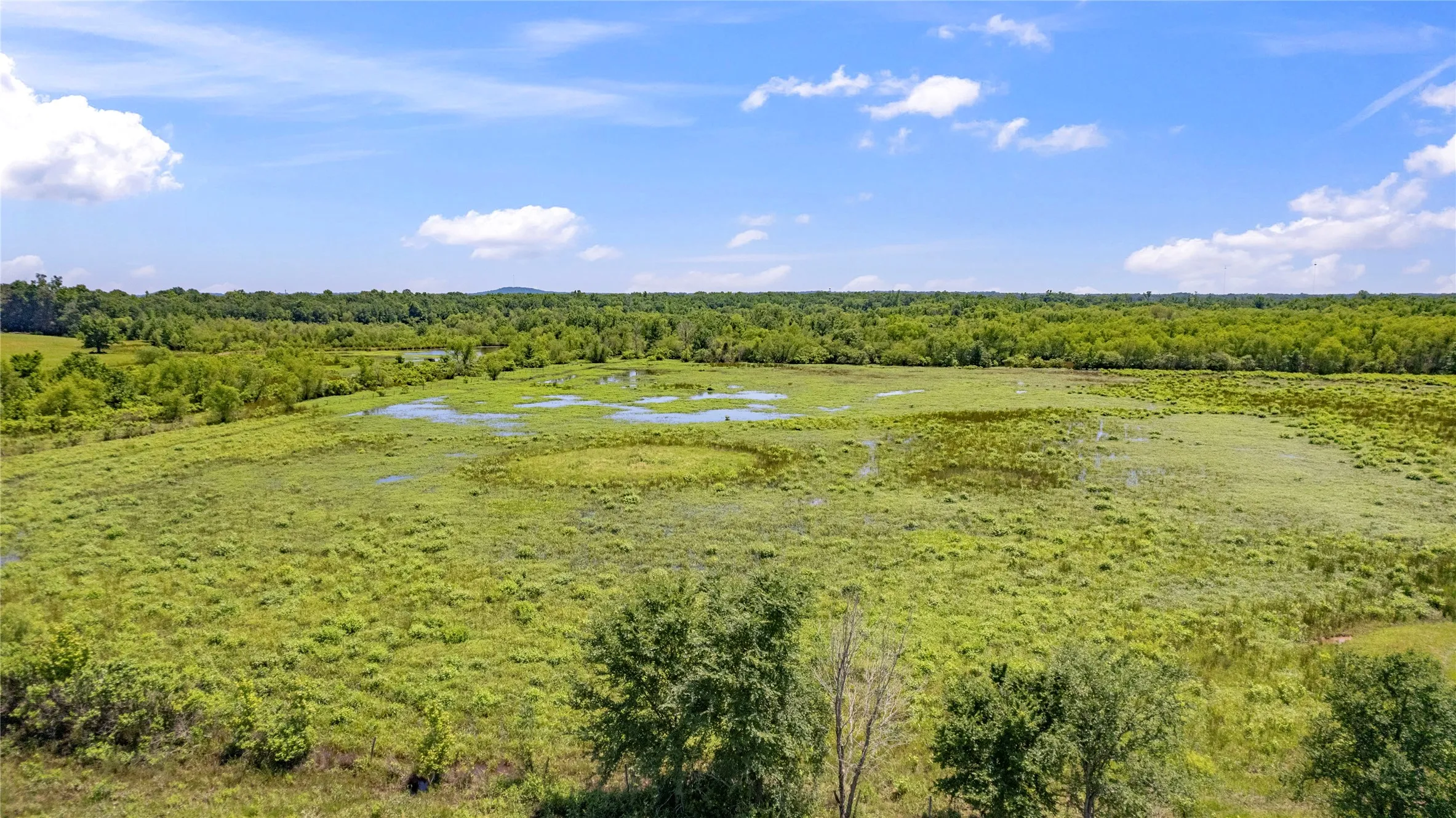 Aerial view with a water​​‌​​​​‌​​‌‌​‌‌​​​‌‌​‌​‌​‌​​​‌​​ view