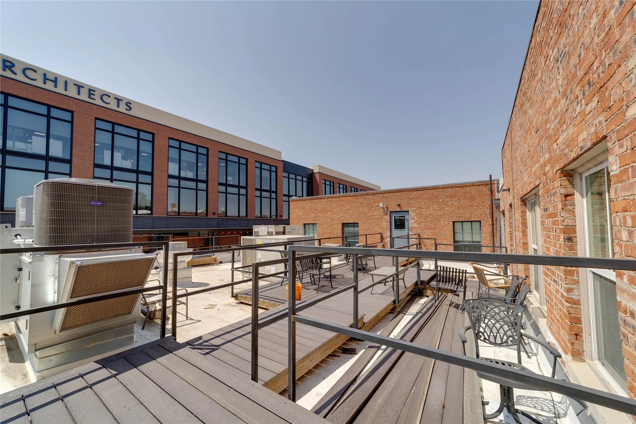 Apartment For Rent in Tarrant County , 703 W Magnolia Avenue 201, Fort Worth, Texas 76104, 1 Bedroom, 1 Bathroom, 1 Garage spaces, 1,098 Sqft, built in 1929, Preowned, Price $2,000, mls#21240497, Real Estate Agent in Fort Worth, Homes For Rent in Tarrant county, Homes For Rent in Fort Worth, Realtor in Fort Worth Texas, Real Estate Brokerage Independent Realty Texas, Luminita Cordes Realtor