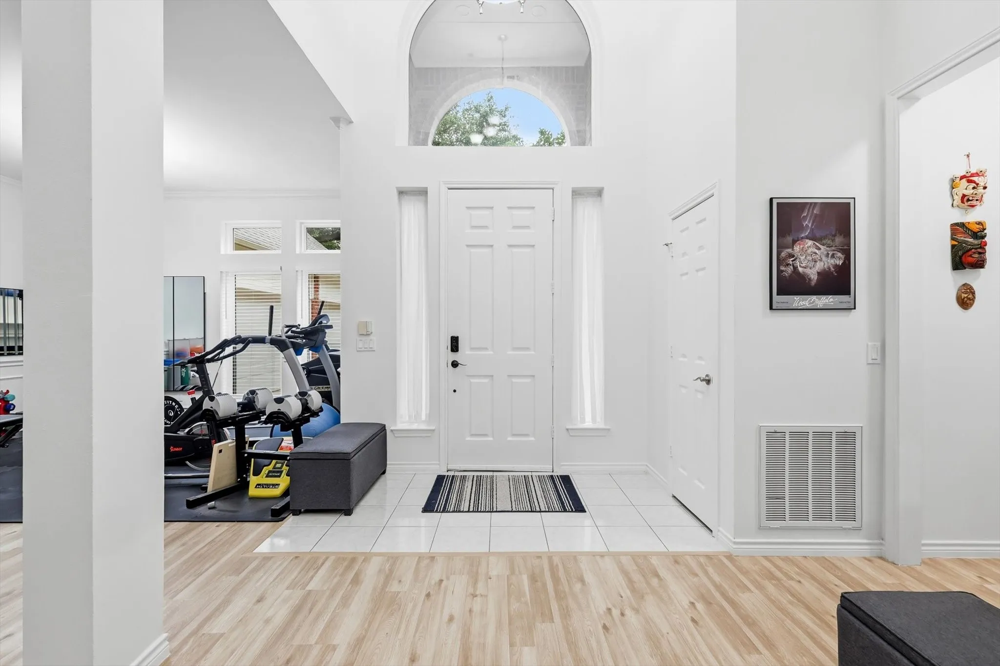 Single Family Residence For Sale in Collin County , 2105 Leeds Drive, Plano, Texas 75025, 5 Bedroom, 4 Bathroom, 3 Garage spaces, 3,273 Sqft, built in 1993, Preowned, mls#21239527, Real Estate Agent in Plano, Homes For Sale in Collin county, Homes For Sale in Plano, Realtor in Plano Texas, Real Estate Brokerage Independent Realty Texas, Luminita Cordes Realtor