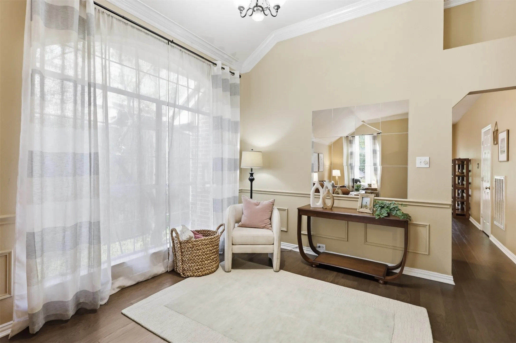 Single Family Residence For Sale in Tarrant County , 2638 Hidden Ridge Drive, Arlington, Texas 76006, 4 Bedroom, 2 Bathroom, 2 Garage spaces, 1,921 Sqft, built in 1992, Price $340,000, mls#21240489, Real Estate Agent in Arlington, Homes For Sale in Tarrant county, Homes For Sale in Arlington, Realtor in Arlington Texas, Real Estate Brokerage Independent Realty Texas, Luminita Cordes Realtor