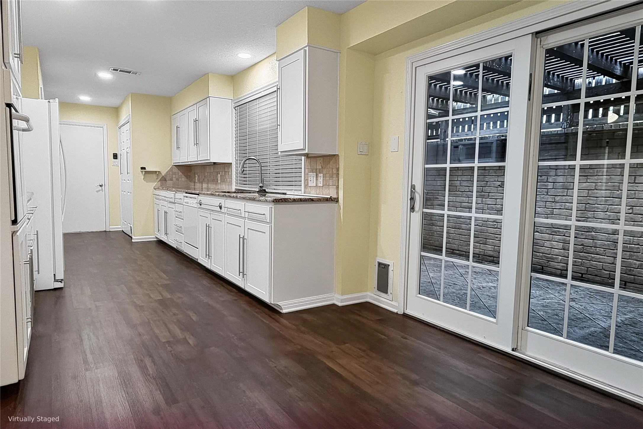 Single Family Residence For Sale in Mc Lennan County , 4616 Westchester Drive, Waco, Texas 76710, 2 Bedroom, 2 Bathroom, 2 Garage spaces, 1,894 Sqft, built in 1971, Preowned, mls#21238278, Real Estate Agent in Waco, Homes For Sale in Mc Lennan county, Homes For Sale in Waco, Realtor in Waco Texas, Real Estate Brokerage Independent Realty Texas, Luminita Cordes Realtor