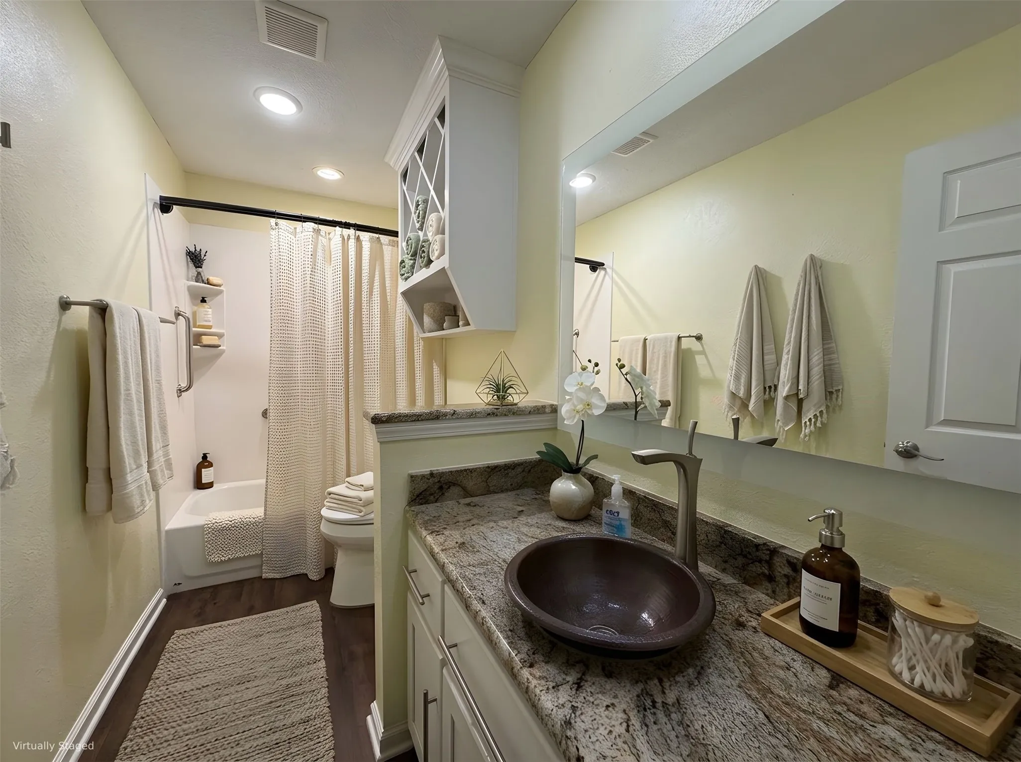 Single Family Residence For Sale in Mc Lennan County , 4616 Westchester Drive, Waco, Texas 76710, 2 Bedroom, 2 Bathroom, 2 Garage spaces, 1,894 Sqft, built in 1971, Preowned, mls#21238278, Real Estate Agent in Waco, Homes For Sale in Mc Lennan county, Homes For Sale in Waco, Realtor in Waco Texas, Real Estate Brokerage Independent Realty Texas, Luminita Cordes Realtor