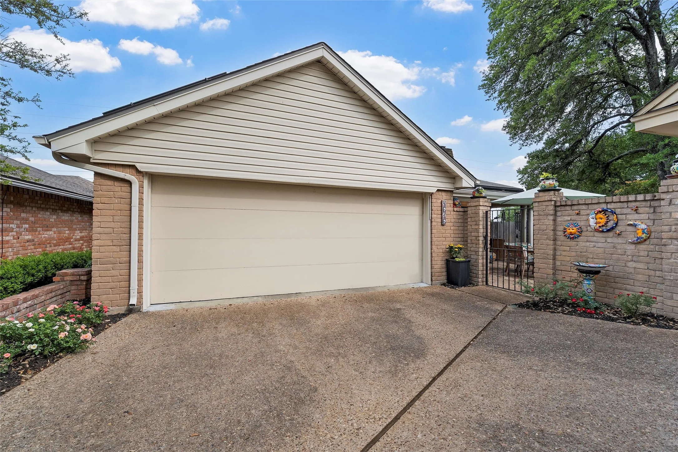 Single Family Residence For Sale in Mc Lennan County , 4616 Westchester Drive, Waco, Texas 76710, 2 Bedroom, 2 Bathroom, 2 Garage spaces, 1,894 Sqft, built in 1971, Preowned, mls#21238278, Real Estate Agent in Waco, Homes For Sale in Mc Lennan county, Homes For Sale in Waco, Realtor in Waco Texas, Real Estate Brokerage Independent Realty Texas, Luminita Cordes Realtor