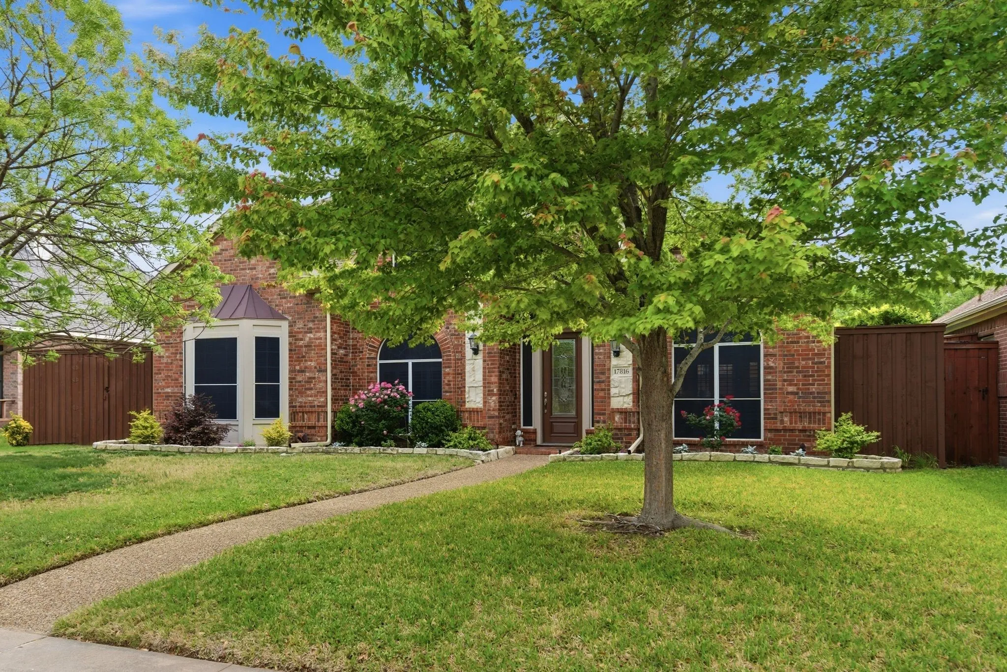 Single Family Residence For Sale in Denton County , 17816 Cypress Falls Drive, Dallas, Texas 75287, 4 Bedroom, 4 Bathroom, 3 Garage spaces, 3,734 Sqft, built in 1997, Preowned, mls#21239373, Real Estate Agent in Dallas, Homes For Sale in Denton county, Homes For Sale in Dallas, Realtor in Dallas Texas, Real Estate Brokerage Independent Realty Texas, Luminita Cordes Realtor