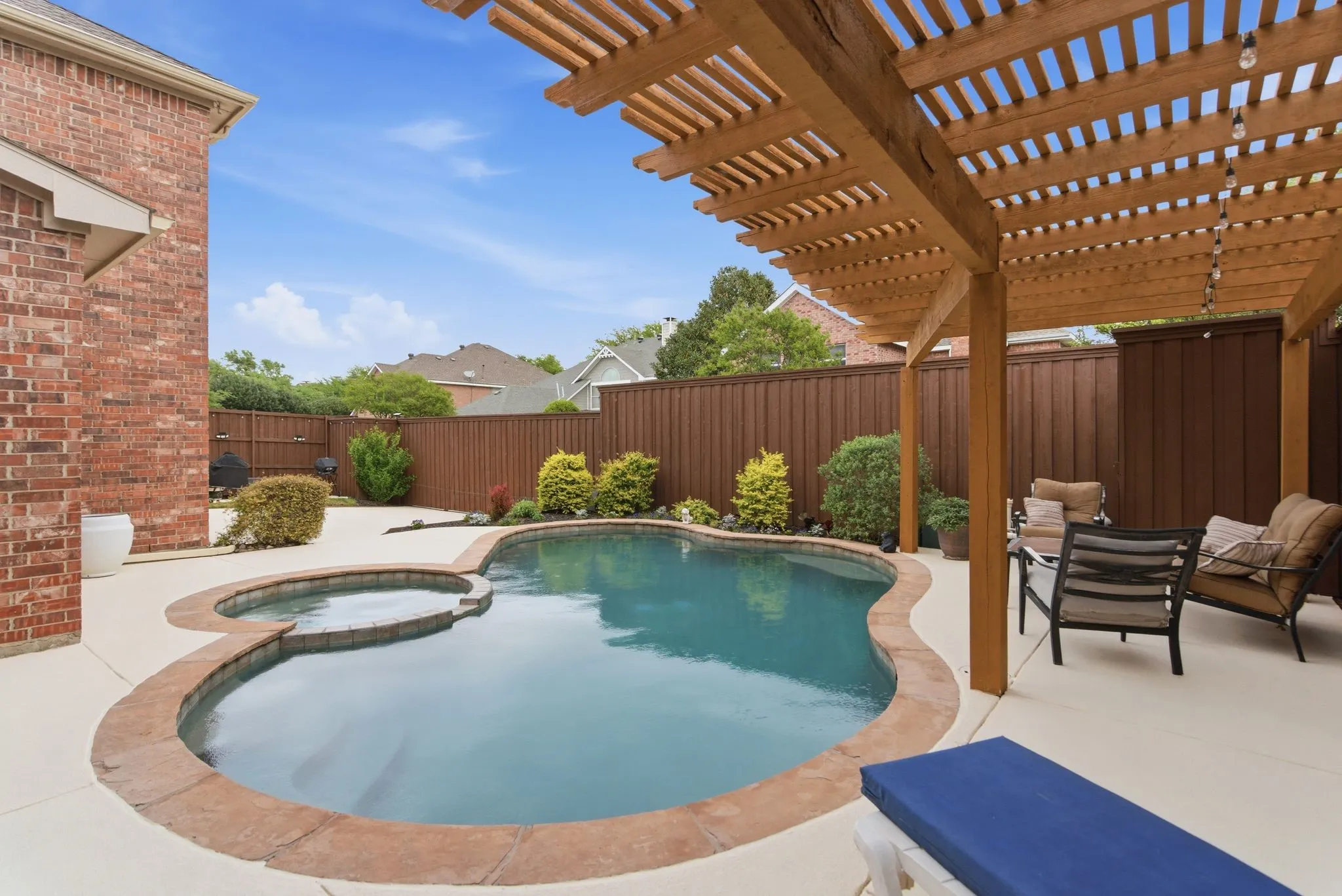 Single Family Residence For Sale in Denton County , 17816 Cypress Falls Drive, Dallas, Texas 75287, 4 Bedroom, 4 Bathroom, 3 Garage spaces, 3,734 Sqft, built in 1997, Preowned, mls#21239373, Real Estate Agent in Dallas, Homes For Sale in Denton county, Homes For Sale in Dallas, Realtor in Dallas Texas, Real Estate Brokerage Independent Realty Texas, Luminita Cordes Realtor