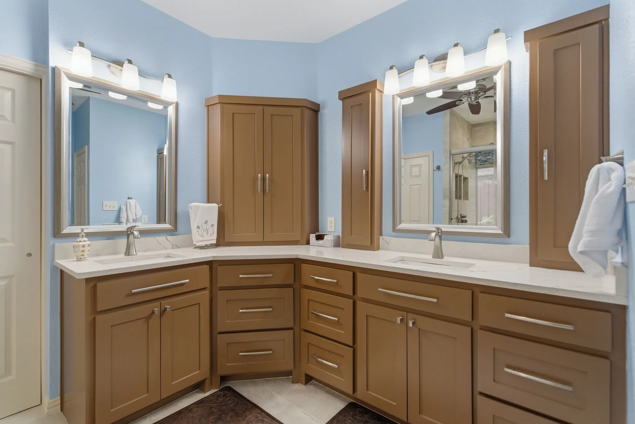 Single Family Residence For Sale in Denton County , 17816 Cypress Falls Drive, Dallas, Texas 75287, 4 Bedroom, 4 Bathroom, 3 Garage spaces, 3,734 Sqft, built in 1997, Preowned, mls#21239373, Real Estate Agent in Dallas, Homes For Sale in Denton county, Homes For Sale in Dallas, Realtor in Dallas Texas, Real Estate Brokerage Independent Realty Texas, Luminita Cordes Realtor
