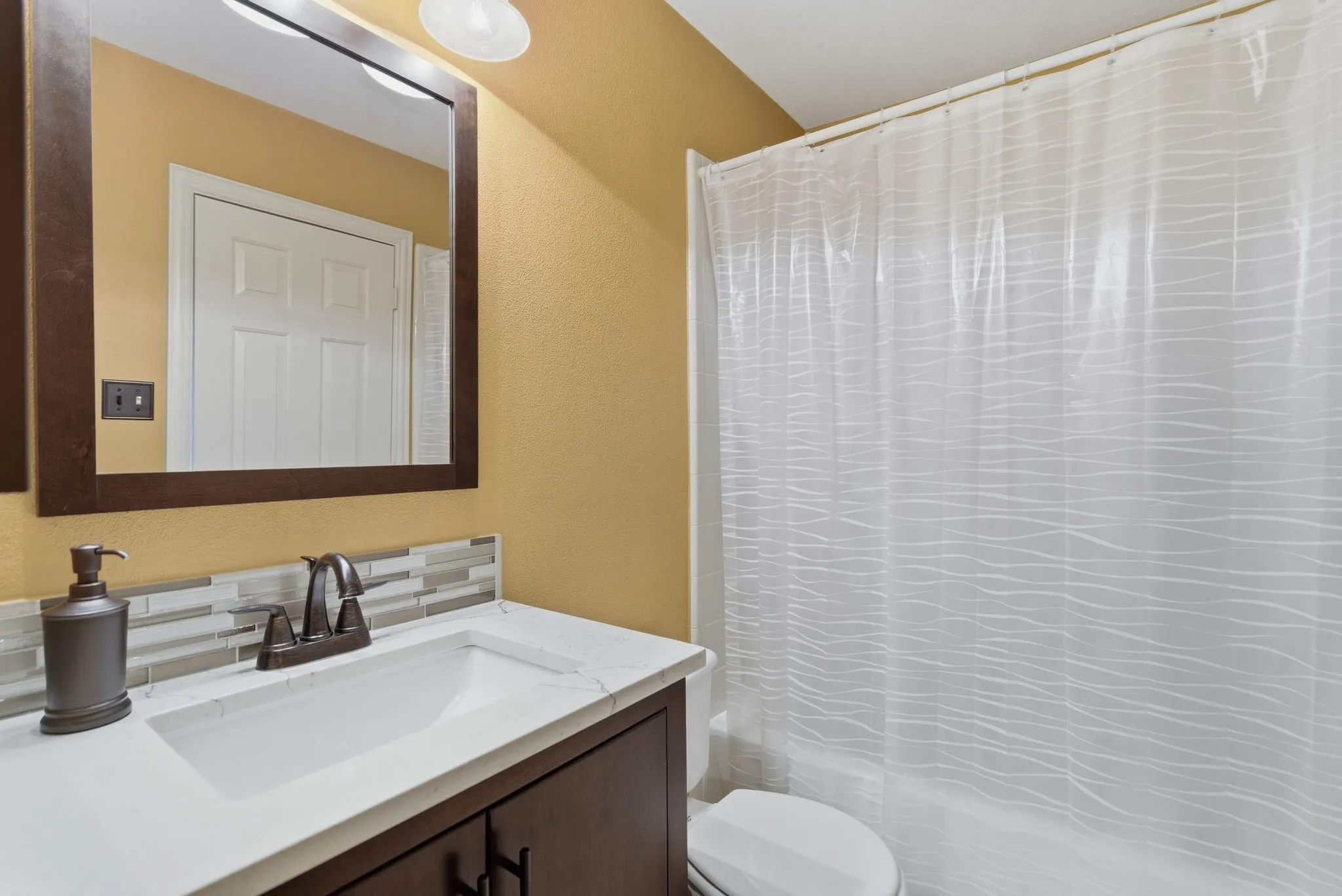 Single Family Residence For Sale in Denton County , 17816 Cypress Falls Drive, Dallas, Texas 75287, 4 Bedroom, 4 Bathroom, 3 Garage spaces, 3,734 Sqft, built in 1997, Preowned, mls#21239373, Real Estate Agent in Dallas, Homes For Sale in Denton county, Homes For Sale in Dallas, Realtor in Dallas Texas, Real Estate Brokerage Independent Realty Texas, Luminita Cordes Realtor