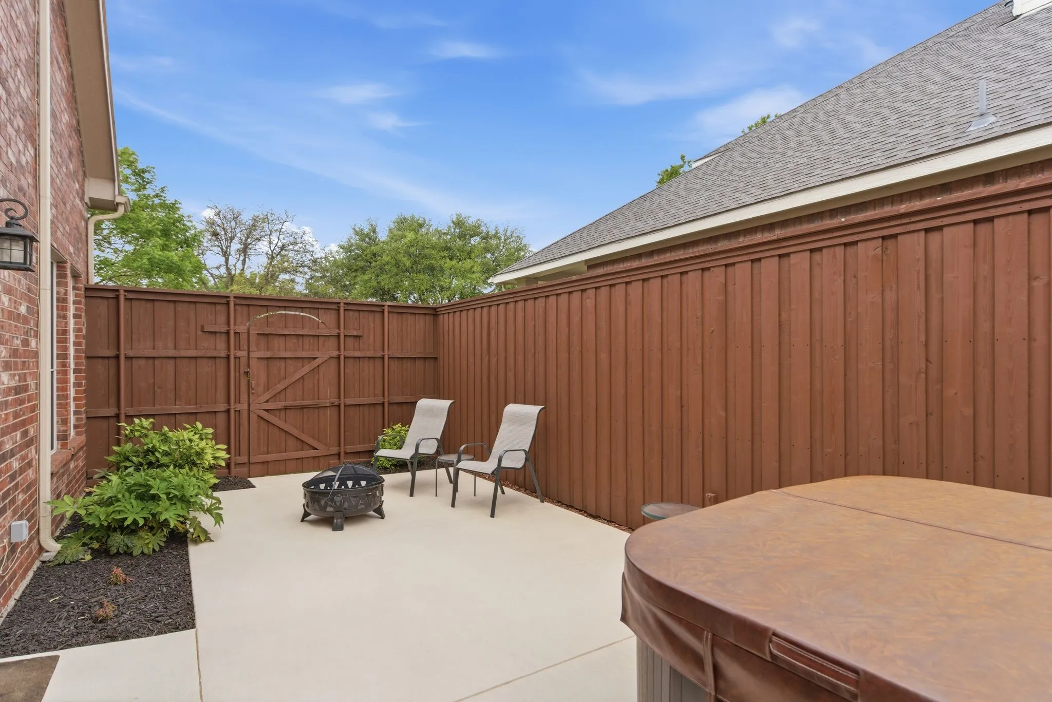 Single Family Residence For Sale in Denton County , 17816 Cypress Falls Drive, Dallas, Texas 75287, 4 Bedroom, 4 Bathroom, 3 Garage spaces, 3,734 Sqft, built in 1997, Preowned, mls#21239373, Real Estate Agent in Dallas, Homes For Sale in Denton county, Homes For Sale in Dallas, Realtor in Dallas Texas, Real Estate Brokerage Independent Realty Texas, Luminita Cordes Realtor