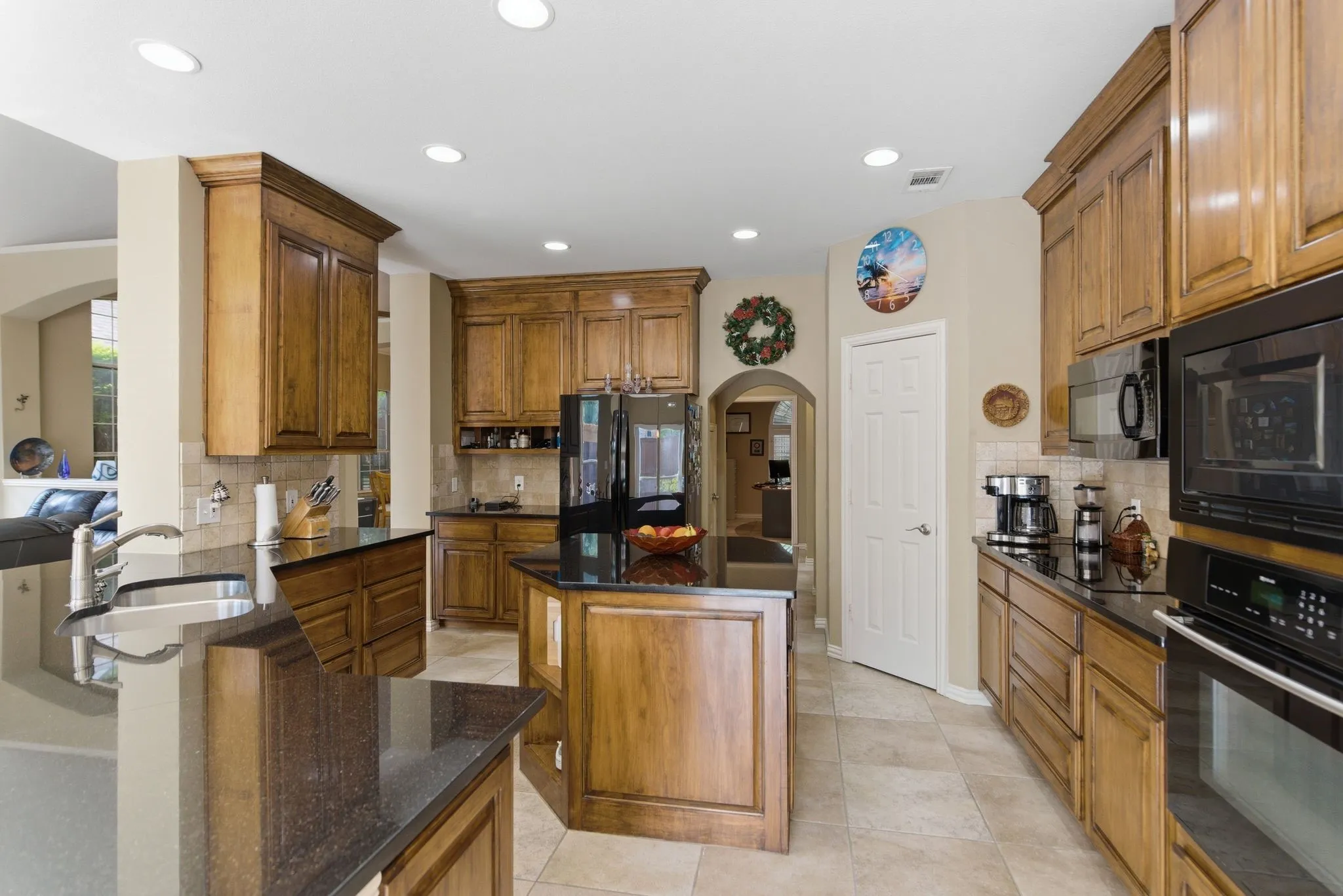 Single Family Residence For Sale in Denton County , 17816 Cypress Falls Drive, Dallas, Texas 75287, 4 Bedroom, 4 Bathroom, 3 Garage spaces, 3,734 Sqft, built in 1997, Preowned, mls#21239373, Real Estate Agent in Dallas, Homes For Sale in Denton county, Homes For Sale in Dallas, Realtor in Dallas Texas, Real Estate Brokerage Independent Realty Texas, Luminita Cordes Realtor