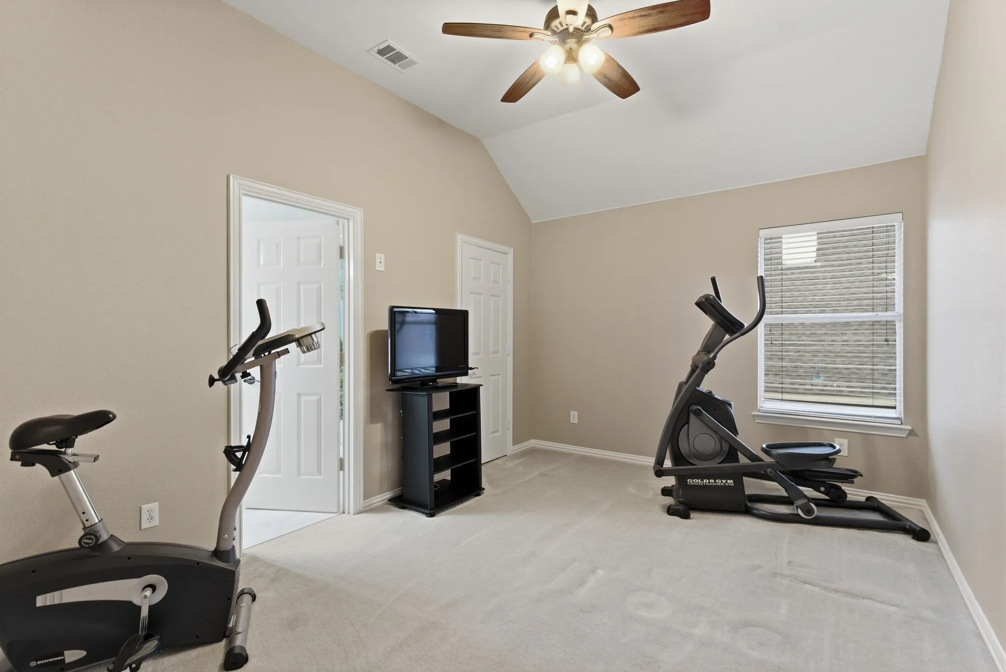 Single Family Residence For Sale in Denton County , 17816 Cypress Falls Drive, Dallas, Texas 75287, 4 Bedroom, 4 Bathroom, 3 Garage spaces, 3,734 Sqft, built in 1997, Preowned, mls#21239373, Real Estate Agent in Dallas, Homes For Sale in Denton county, Homes For Sale in Dallas, Realtor in Dallas Texas, Real Estate Brokerage Independent Realty Texas, Luminita Cordes Realtor