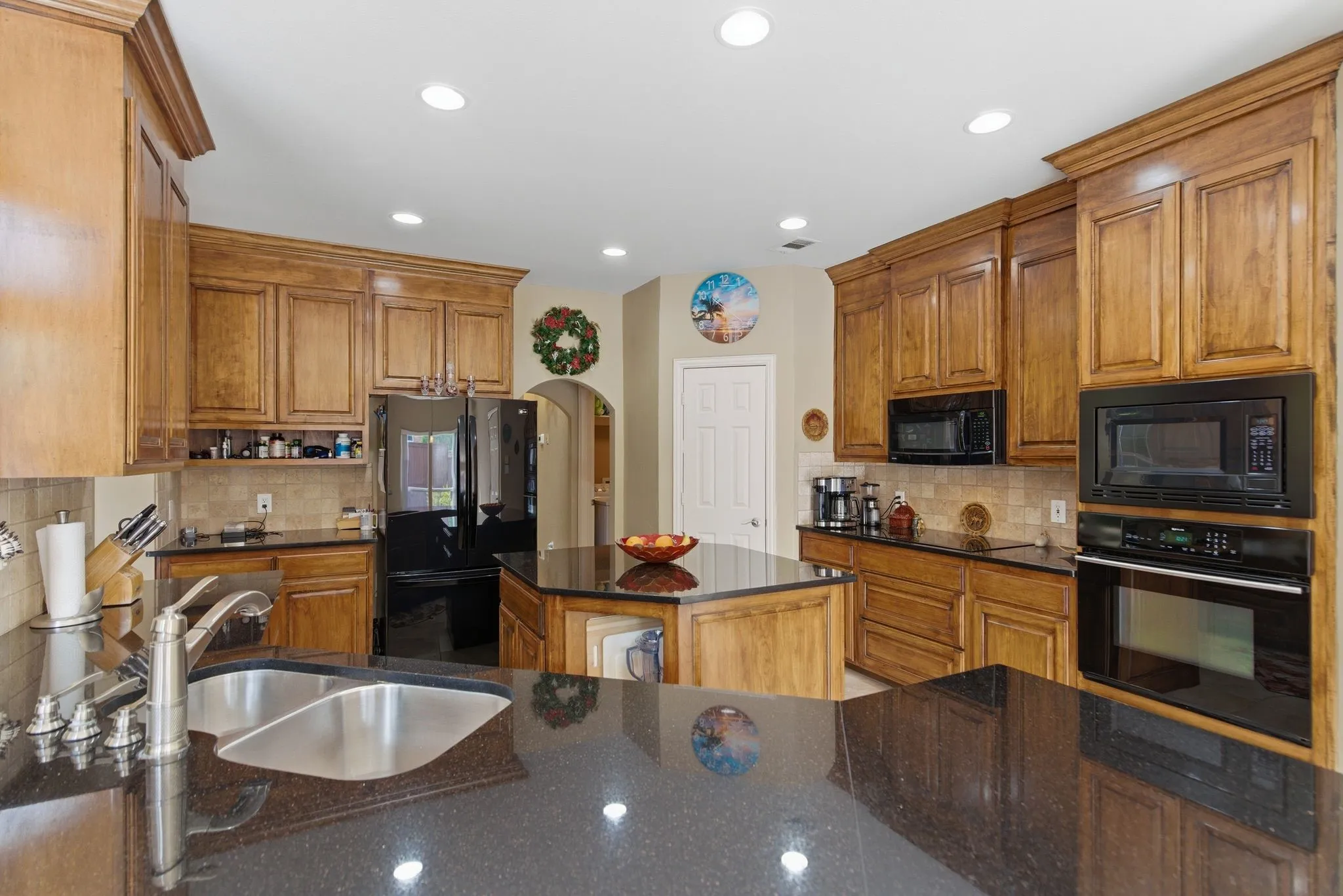 Single Family Residence For Sale in Denton County , 17816 Cypress Falls Drive, Dallas, Texas 75287, 4 Bedroom, 4 Bathroom, 3 Garage spaces, 3,734 Sqft, built in 1997, Preowned, mls#21239373, Real Estate Agent in Dallas, Homes For Sale in Denton county, Homes For Sale in Dallas, Realtor in Dallas Texas, Real Estate Brokerage Independent Realty Texas, Luminita Cordes Realtor