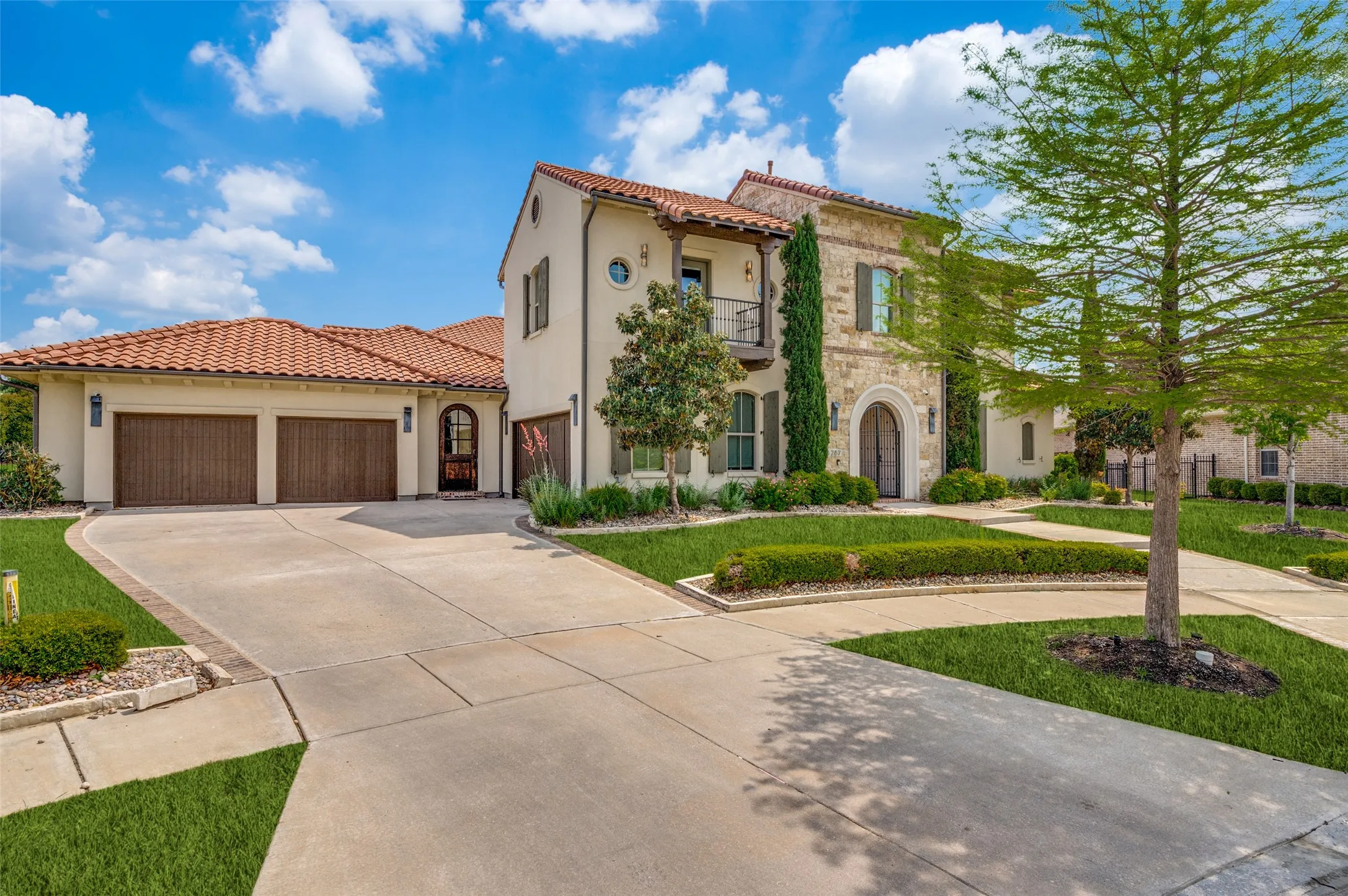 Single Family Residence For Sale in Denton County , 4287 Hickory Grove Lane, Frisco, Texas 75033, 6 Bedroom, 7 Bathroom, 4 Garage spaces, 5,643 Sqft, built in 2016, Preowned, mls#21239548, Real Estate Agent in Frisco, Homes For Sale in Denton county, Homes For Sale in Frisco, Realtor in Frisco Texas, Real Estate Brokerage Independent Realty Texas, Luminita Cordes Realtor
