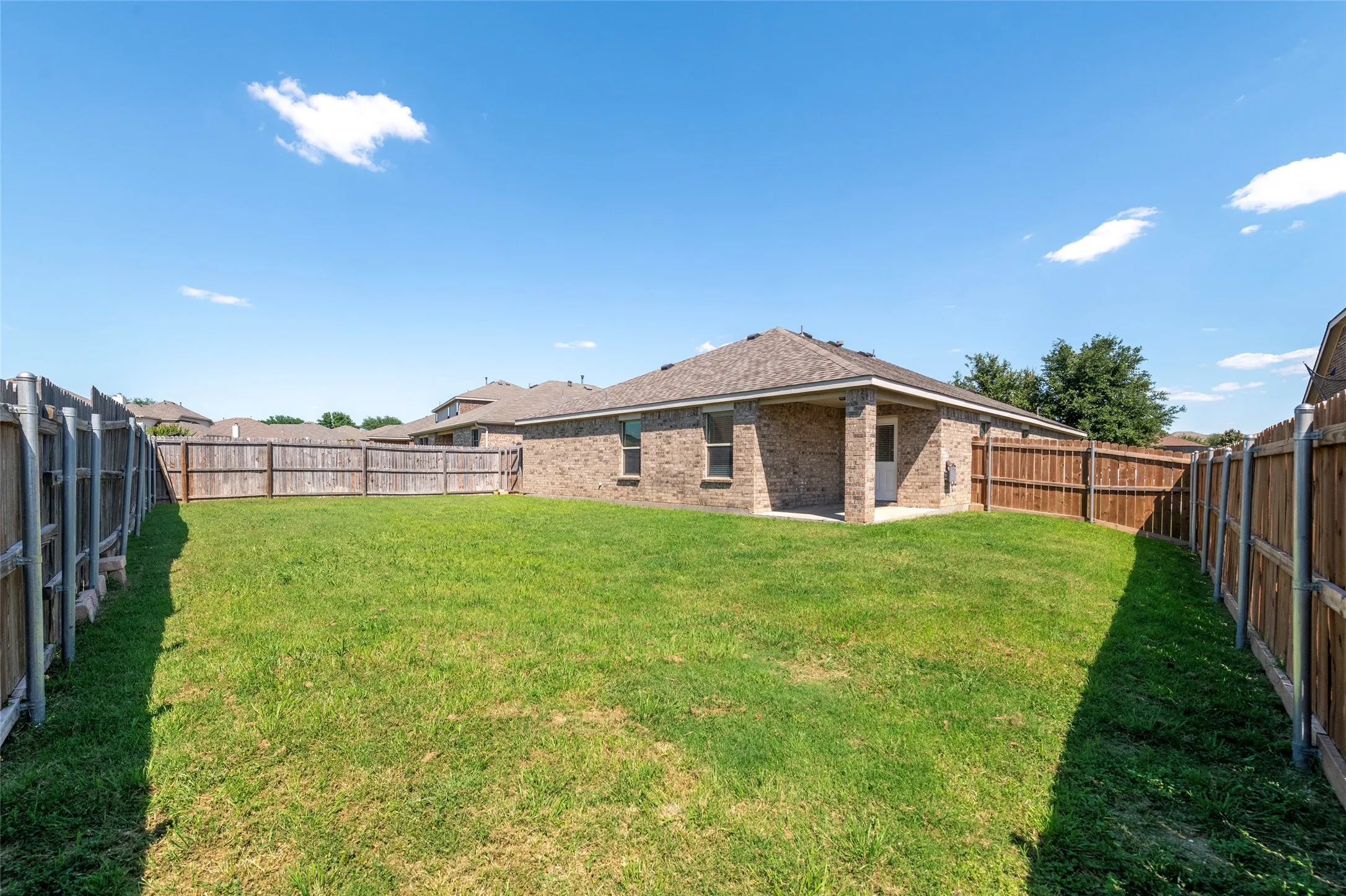 Single Family Residence For Sale in Collin County , 402 Andalusian Trail, Celina, Texas 75009, 4 Bedroom, 2 Bathroom, 2 Garage spaces, 1,833 Sqft, built in 2014, mls#21239896, Real Estate Agent in Celina, Homes For Sale in Collin county, Homes For Sale in Celina, Realtor in Celina Texas, Real Estate Brokerage Independent Realty Texas, Luminita Cordes Realtor