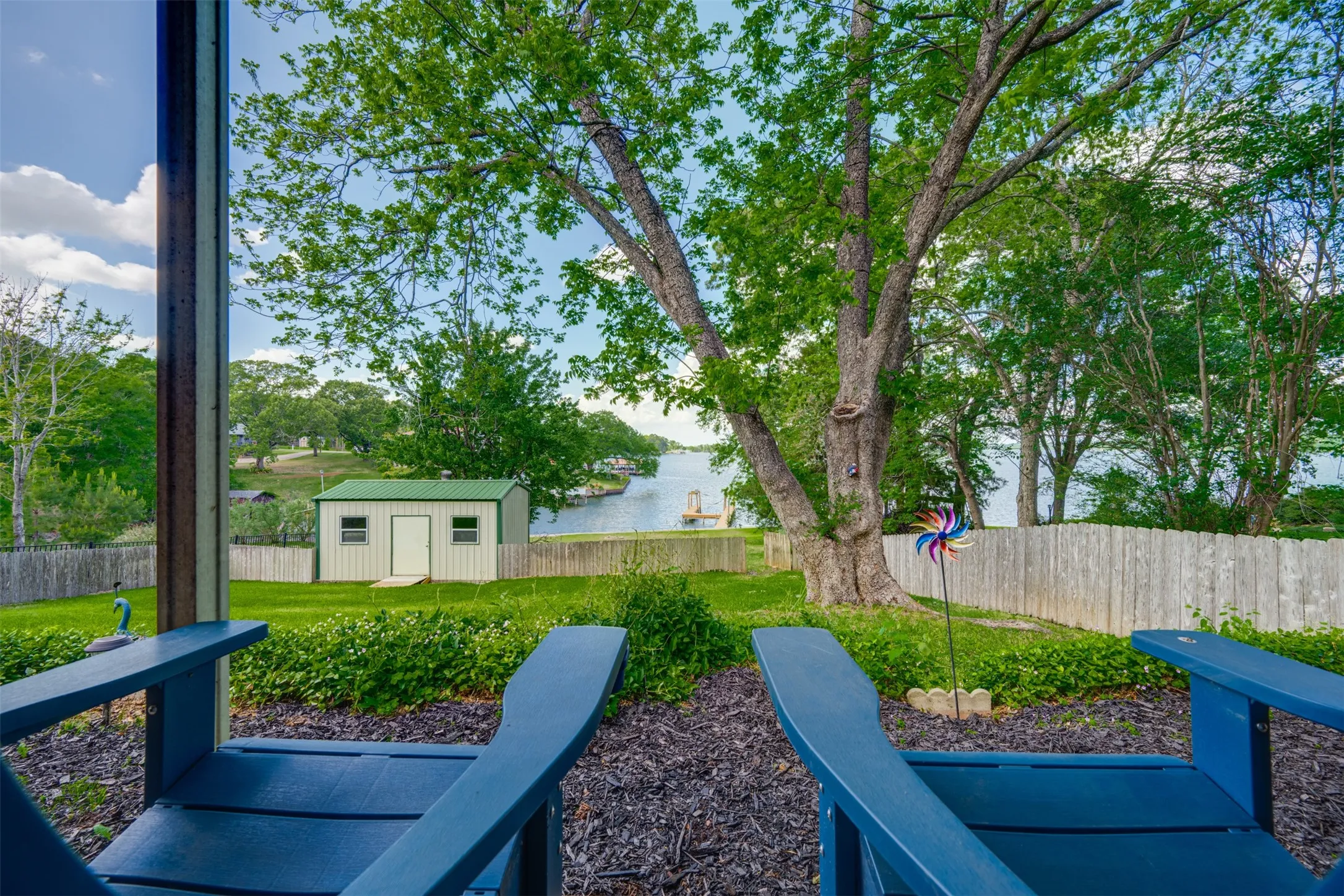 Single Family Residence For Sale in Henderson County , 23340 Three Points Drive, Frankston, Texas 75763, 3 Bedrooms, 3 Bathrooms, 2 Garage spaces, 2,320 Sqft, built in 1976, Preowned, Price $599,000, mls#21240538, Real Estate Agent in Frankston, Homes For Sale in Henderson county, Homes For Sale in Frankston, Realtor in Frankston Texas, Real Estate Brokerage Independent Realty Texas, Luminita Cordes Realtor