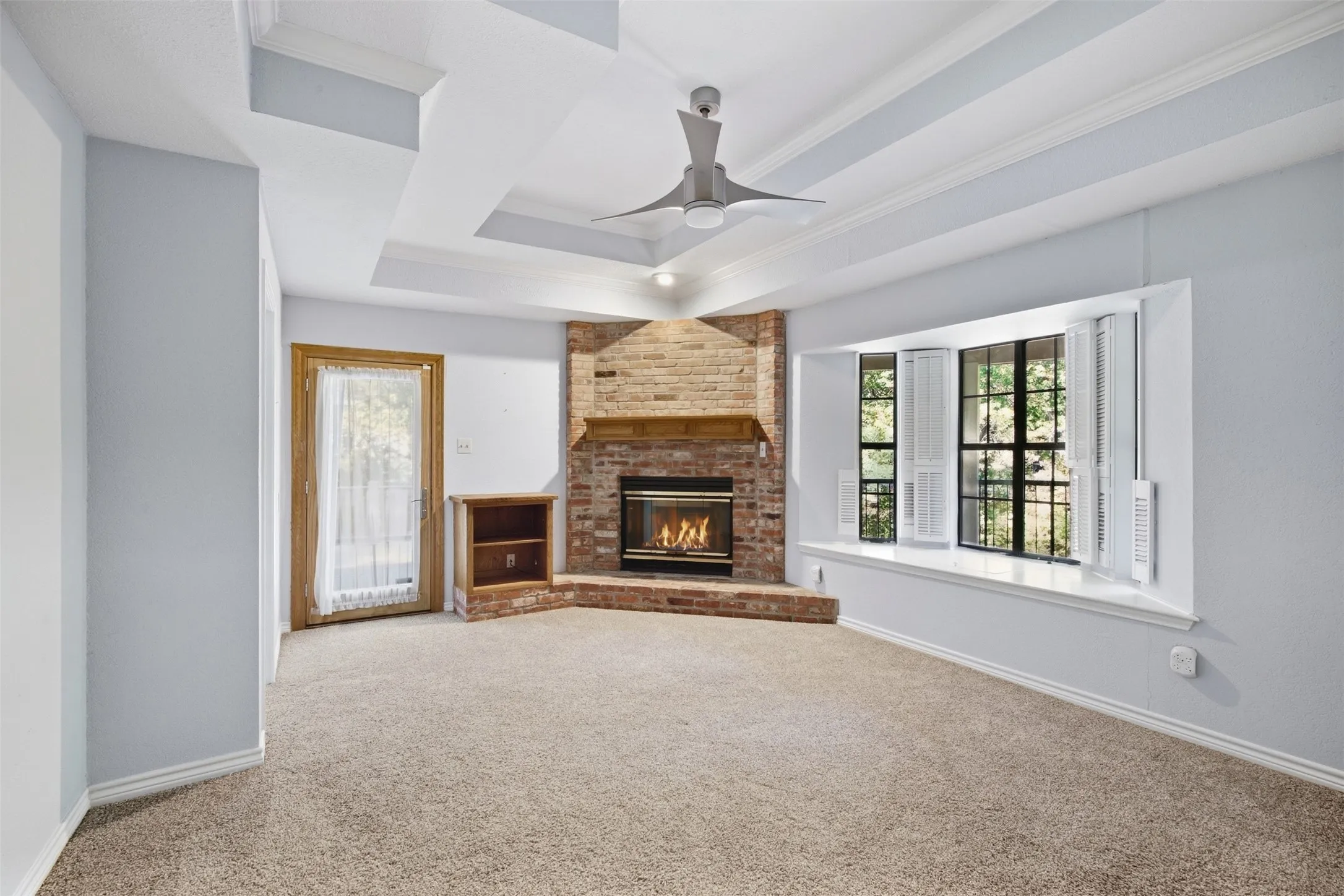 Single Family Residence For Sale in Tarrant County , 1945 Bluebird Avenue, Fort Worth, Texas 76111, 3 Bedroom, 3 Bathroom, 2 Garage spaces, 2,413 Sqft, built in 1987, Preowned, mls#21239573, Real Estate Agent in Fort Worth, Homes For Sale in Tarrant county, Homes For Sale in Fort Worth, Realtor in Fort Worth Texas, Real Estate Brokerage Independent Realty Texas, Luminita Cordes Realtor