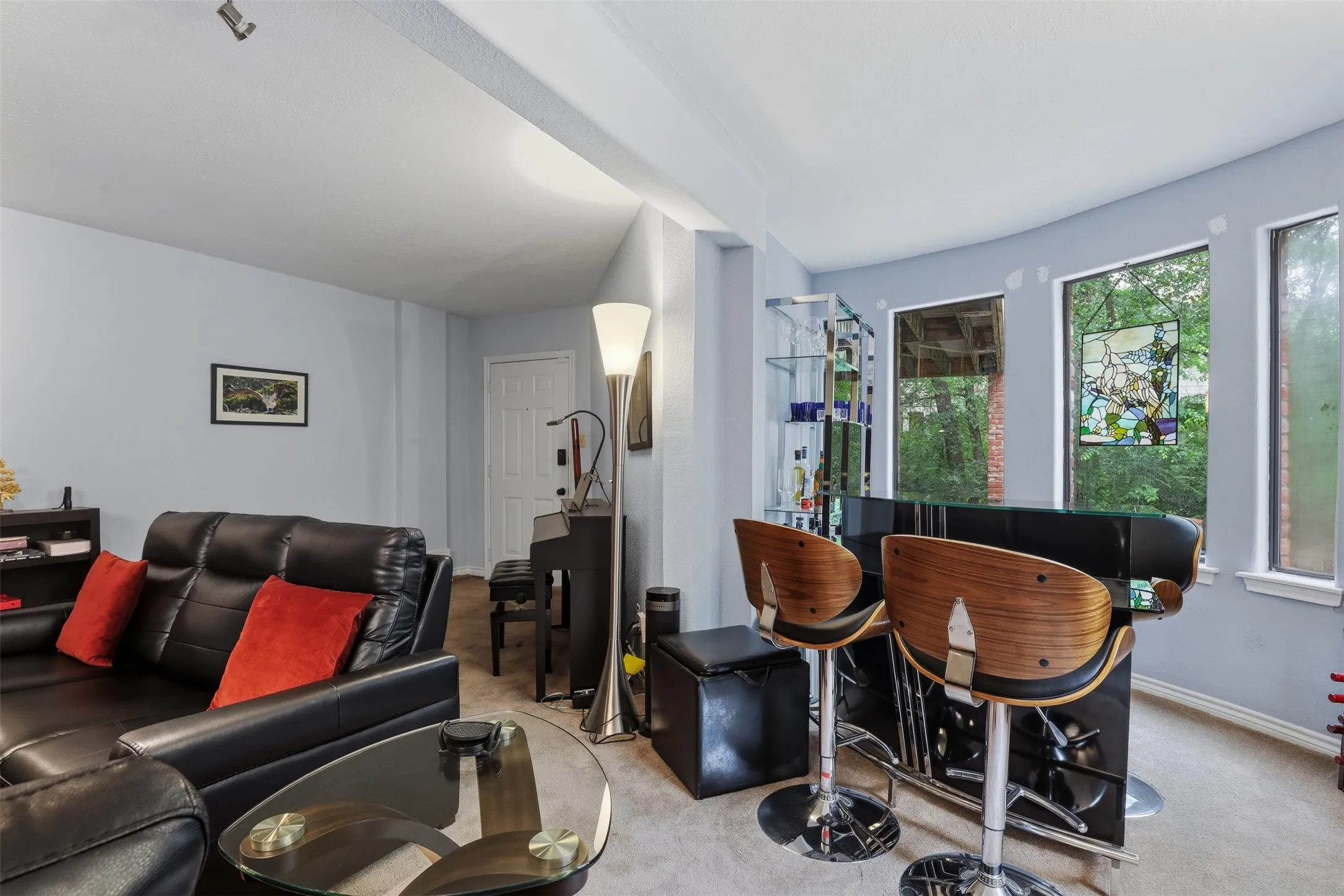 Single Family Residence For Sale in Tarrant County , 1945 Bluebird Avenue, Fort Worth, Texas 76111, 3 Bedroom, 3 Bathroom, 2 Garage spaces, 2,413 Sqft, built in 1987, Preowned, mls#21239573, Real Estate Agent in Fort Worth, Homes For Sale in Tarrant county, Homes For Sale in Fort Worth, Realtor in Fort Worth Texas, Real Estate Brokerage Independent Realty Texas, Luminita Cordes Realtor