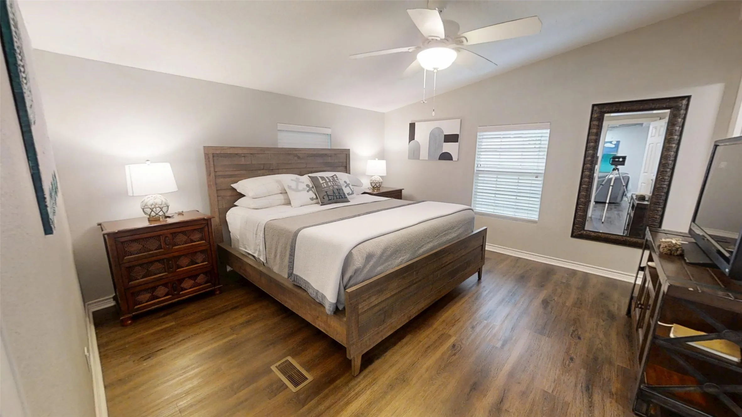 Mobile Home For Sale in Hood County , 3703 Hartwood Drive, Granbury, Texas 76049, 3 Bedroom, 2 Bathroom, Garage spaces, 1,458 Sqft, built in 1985, Preowned, mls#21239215, Real Estate Agent in Granbury, Homes For Sale in Hood county, Homes For Sale in Granbury, Realtor in Granbury Texas, Real Estate Brokerage Independent Realty Texas, Luminita Cordes Realtor