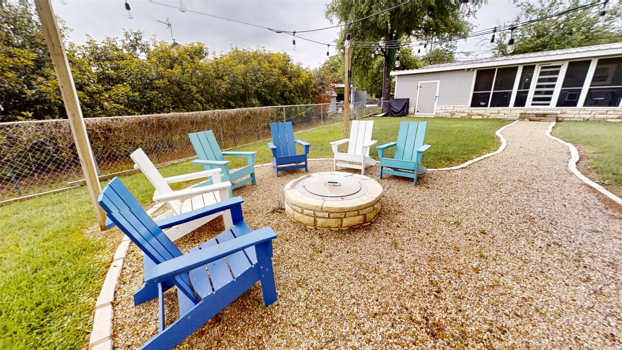 Mobile Home For Sale in Hood County , 3703 Hartwood Drive, Granbury, Texas 76049, 3 Bedroom, 2 Bathroom, Garage spaces, 1,458 Sqft, built in 1985, Preowned, mls#21239215, Real Estate Agent in Granbury, Homes For Sale in Hood county, Homes For Sale in Granbury, Realtor in Granbury Texas, Real Estate Brokerage Independent Realty Texas, Luminita Cordes Realtor