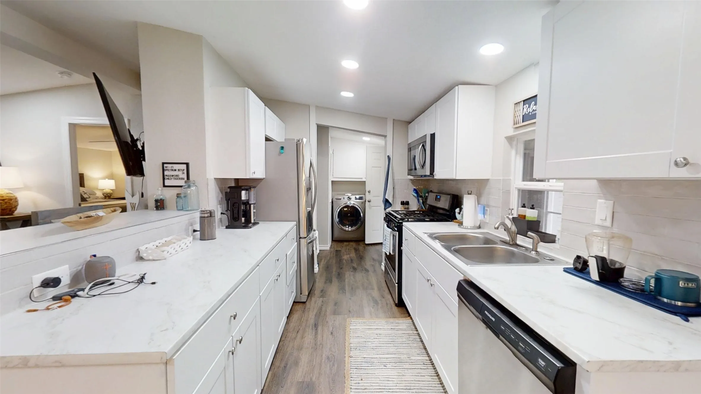 Mobile Home For Sale in Hood County , 3703 Hartwood Drive, Granbury, Texas 76049, 3 Bedroom, 2 Bathroom, Garage spaces, 1,458 Sqft, built in 1985, Preowned, mls#21239215, Real Estate Agent in Granbury, Homes For Sale in Hood county, Homes For Sale in Granbury, Realtor in Granbury Texas, Real Estate Brokerage Independent Realty Texas, Luminita Cordes Realtor
