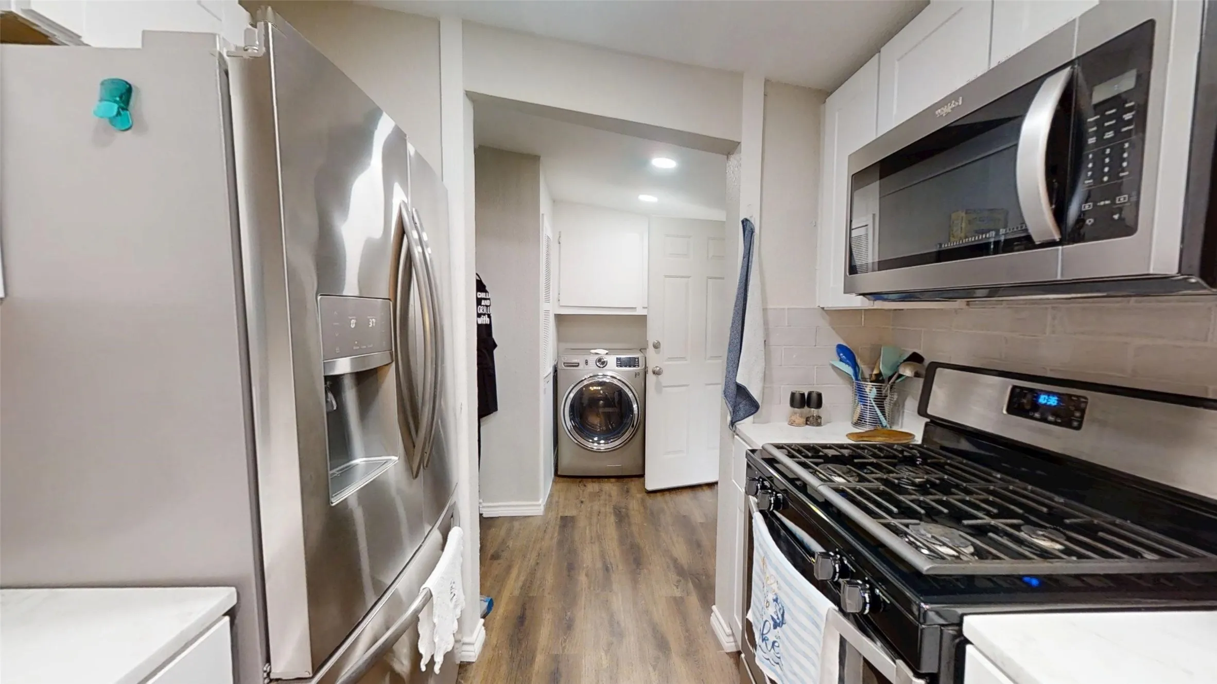 Mobile Home For Sale in Hood County , 3703 Hartwood Drive, Granbury, Texas 76049, 3 Bedroom, 2 Bathroom, Garage spaces, 1,458 Sqft, built in 1985, Preowned, mls#21239215, Real Estate Agent in Granbury, Homes For Sale in Hood county, Homes For Sale in Granbury, Realtor in Granbury Texas, Real Estate Brokerage Independent Realty Texas, Luminita Cordes Realtor