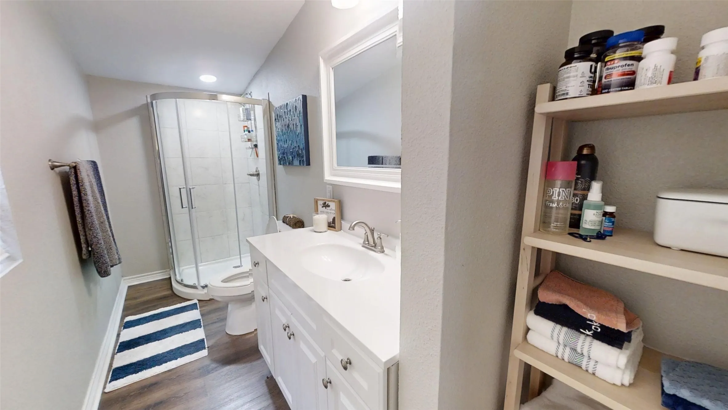 Mobile Home For Sale in Hood County , 3703 Hartwood Drive, Granbury, Texas 76049, 3 Bedroom, 2 Bathroom, Garage spaces, 1,458 Sqft, built in 1985, Preowned, mls#21239215, Real Estate Agent in Granbury, Homes For Sale in Hood county, Homes For Sale in Granbury, Realtor in Granbury Texas, Real Estate Brokerage Independent Realty Texas, Luminita Cordes Realtor