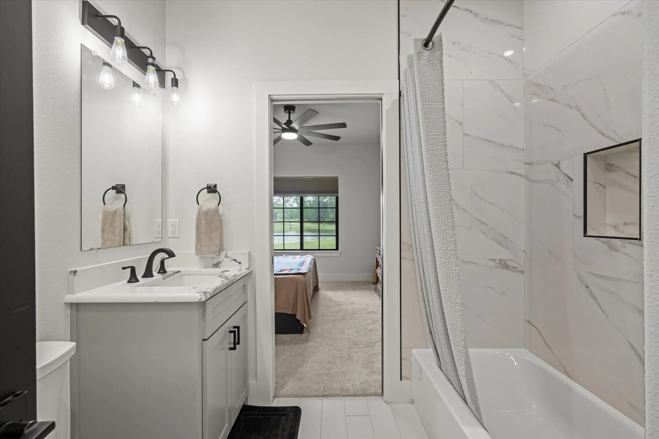 Primary bath in Guest home