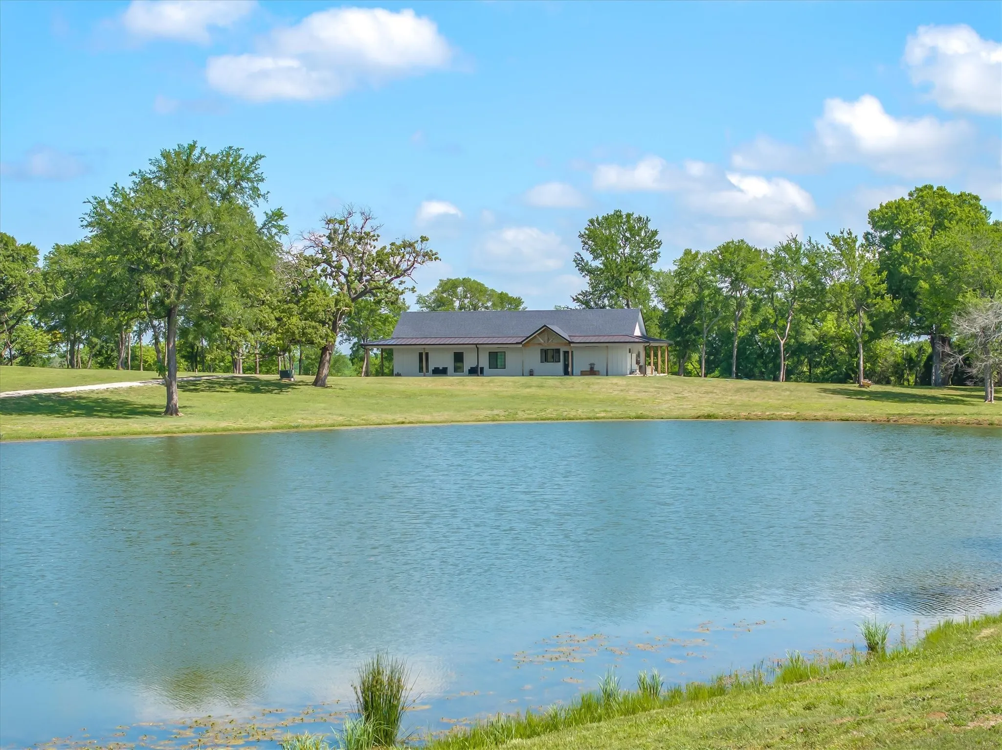 Farm For Sale in Van Zandt County , 1189 VZ County Road 3702, Edgewood, Texas 75117, 5 Bedrooms, 5 Bathrooms, 2 Garage spaces, 4,100 Sqft, built in 2023, Preowned, Price $5,400,000, mls#21237126, Real Estate Agent in Edgewood, Homes For Sale in Van Zandt county, Homes For Sale in Edgewood, Realtor in Edgewood Texas, Real Estate Brokerage Independent Realty Texas, Luminita Cordes Realtor