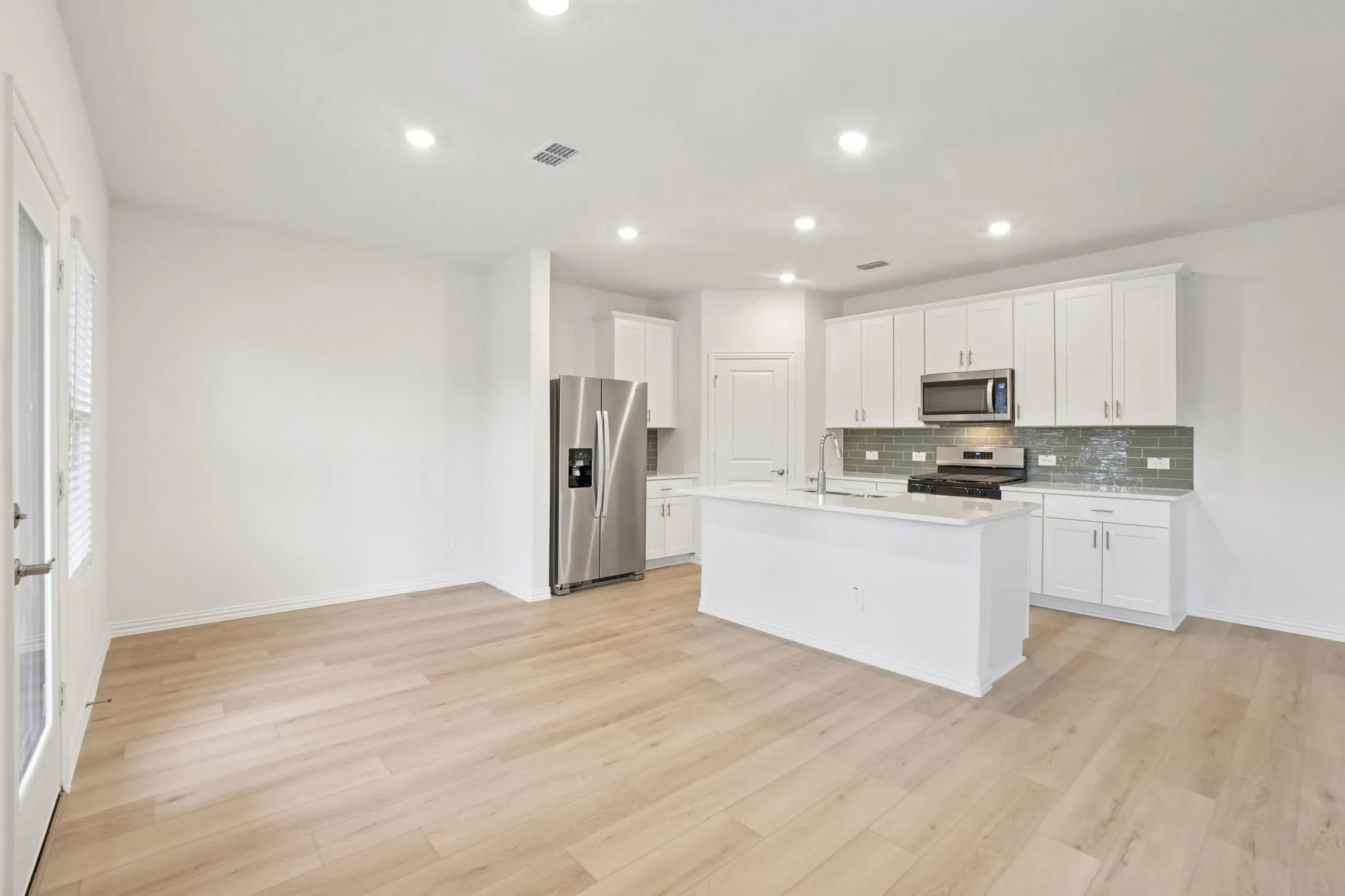 Photo is not of the actual home, but is an inspirational photo of builder’s model home and may depict options, furnishings, and/or decorator features that are not included.
