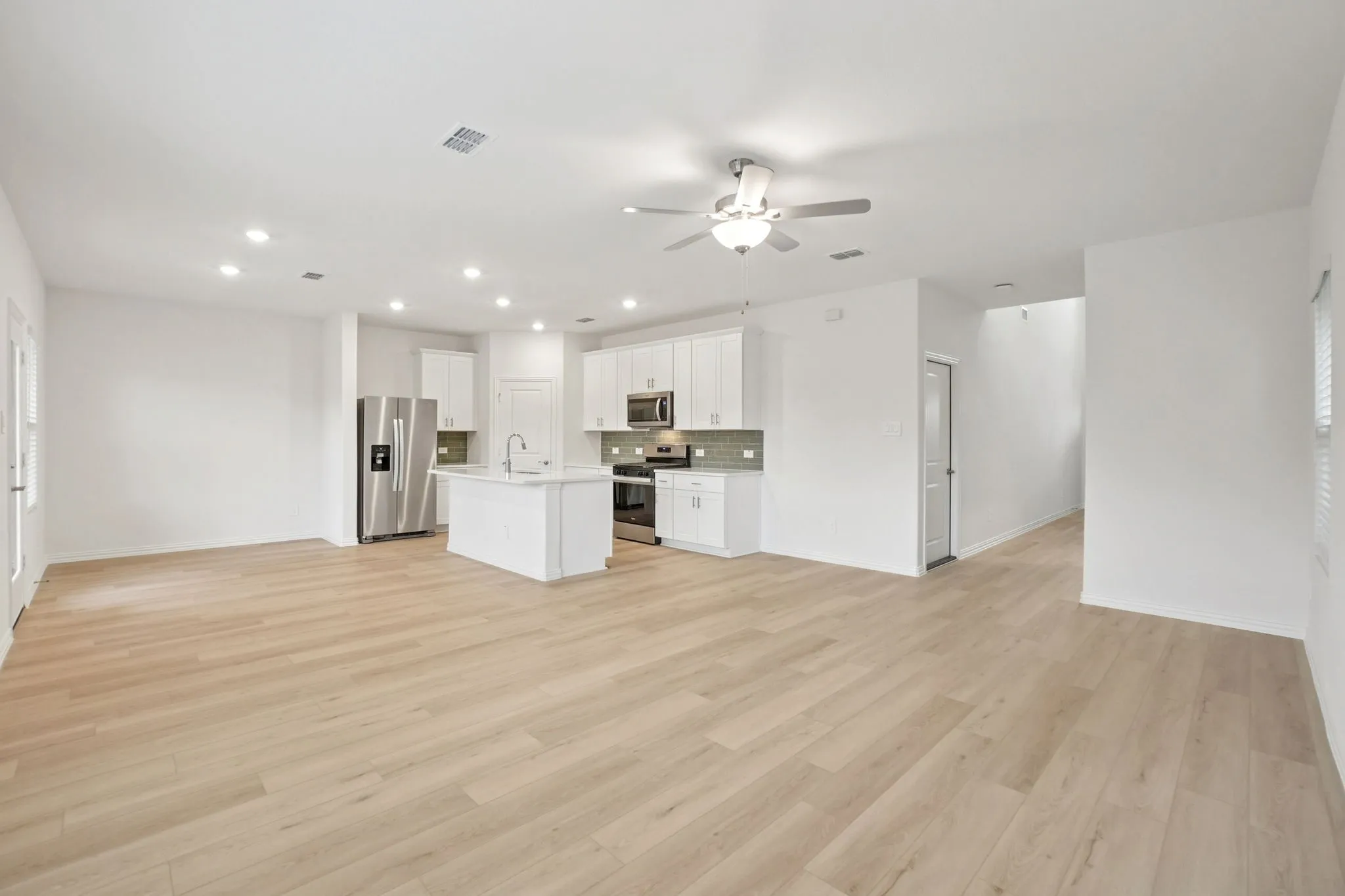 Photo is not of the actual home, but is an inspirational photo of builder’s model home and may depict options, furnishings, and/or decorator features that are not included.