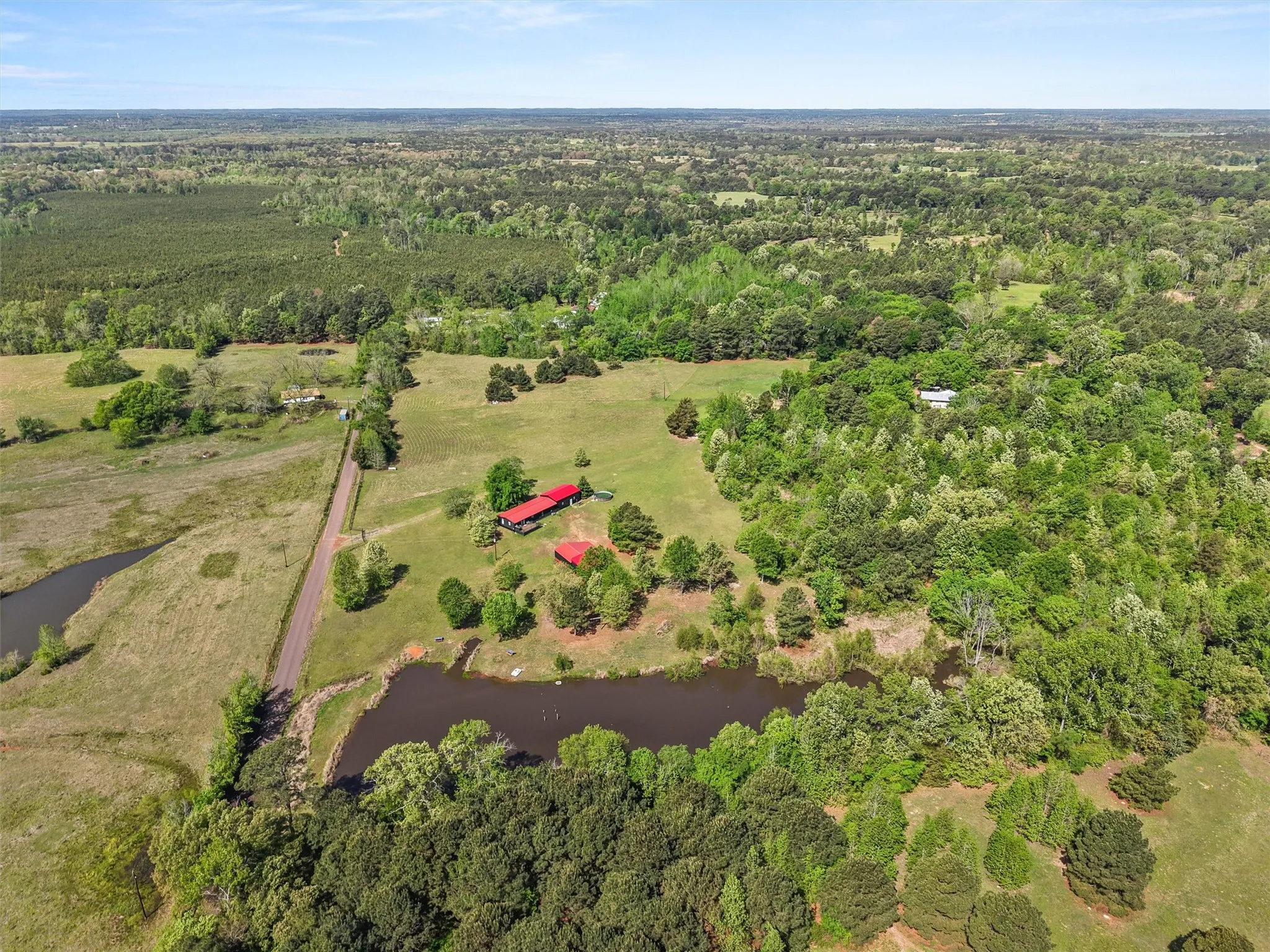 Single Family Residence For Sale in Upshur County , 1333 Lupine Road, Gilmer, Texas 75644, 3 Bedroom, 2 Bathroom, Garage spaces, 1,344 Sqft, built in 2016, Preowned, mls#21240658, Real Estate Agent in Gilmer, Homes For Sale in Upshur county, Homes For Sale in Gilmer, Realtor in Gilmer Texas, Real Estate Brokerage Independent Realty Texas, Luminita Cordes Realtor