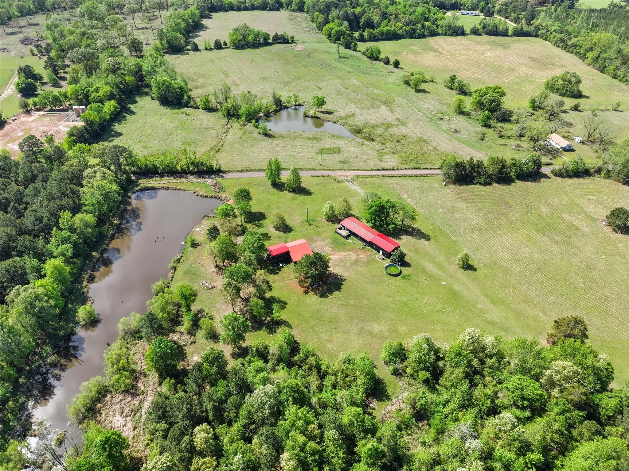 Single Family Residence For Sale in Upshur County , 1333 Lupine Road, Gilmer, Texas 75644, 3 Bedroom, 2 Bathroom, Garage spaces, 1,344 Sqft, built in 2016, Preowned, mls#21240658, Real Estate Agent in Gilmer, Homes For Sale in Upshur county, Homes For Sale in Gilmer, Realtor in Gilmer Texas, Real Estate Brokerage Independent Realty Texas, Luminita Cordes Realtor