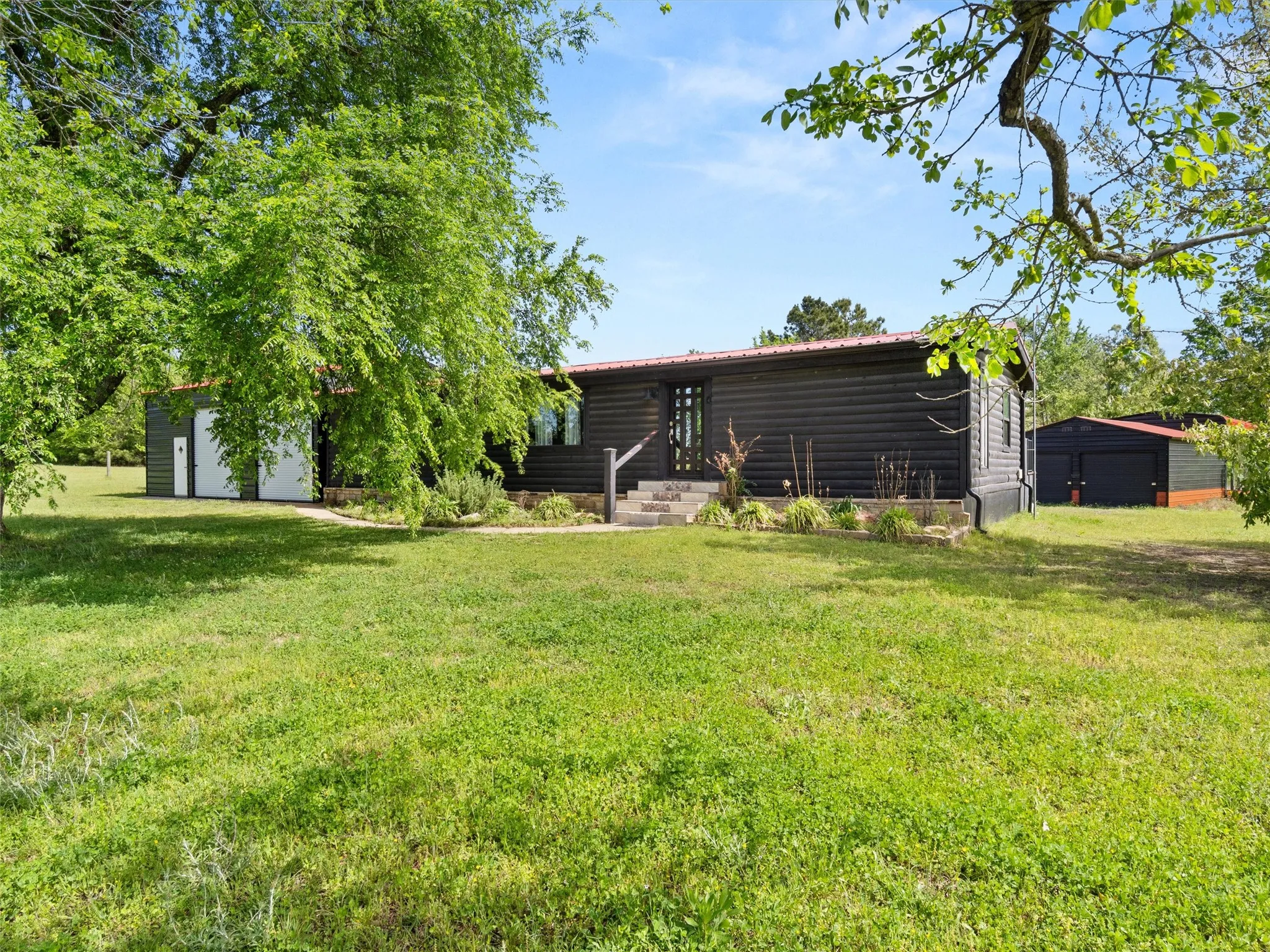 Single Family Residence For Sale in Upshur County , 1333 Lupine Road, Gilmer, Texas 75644, 3 Bedroom, 2 Bathroom, Garage spaces, 1,344 Sqft, built in 2016, Preowned, mls#21240658, Real Estate Agent in Gilmer, Homes For Sale in Upshur county, Homes For Sale in Gilmer, Realtor in Gilmer Texas, Real Estate Brokerage Independent Realty Texas, Luminita Cordes Realtor