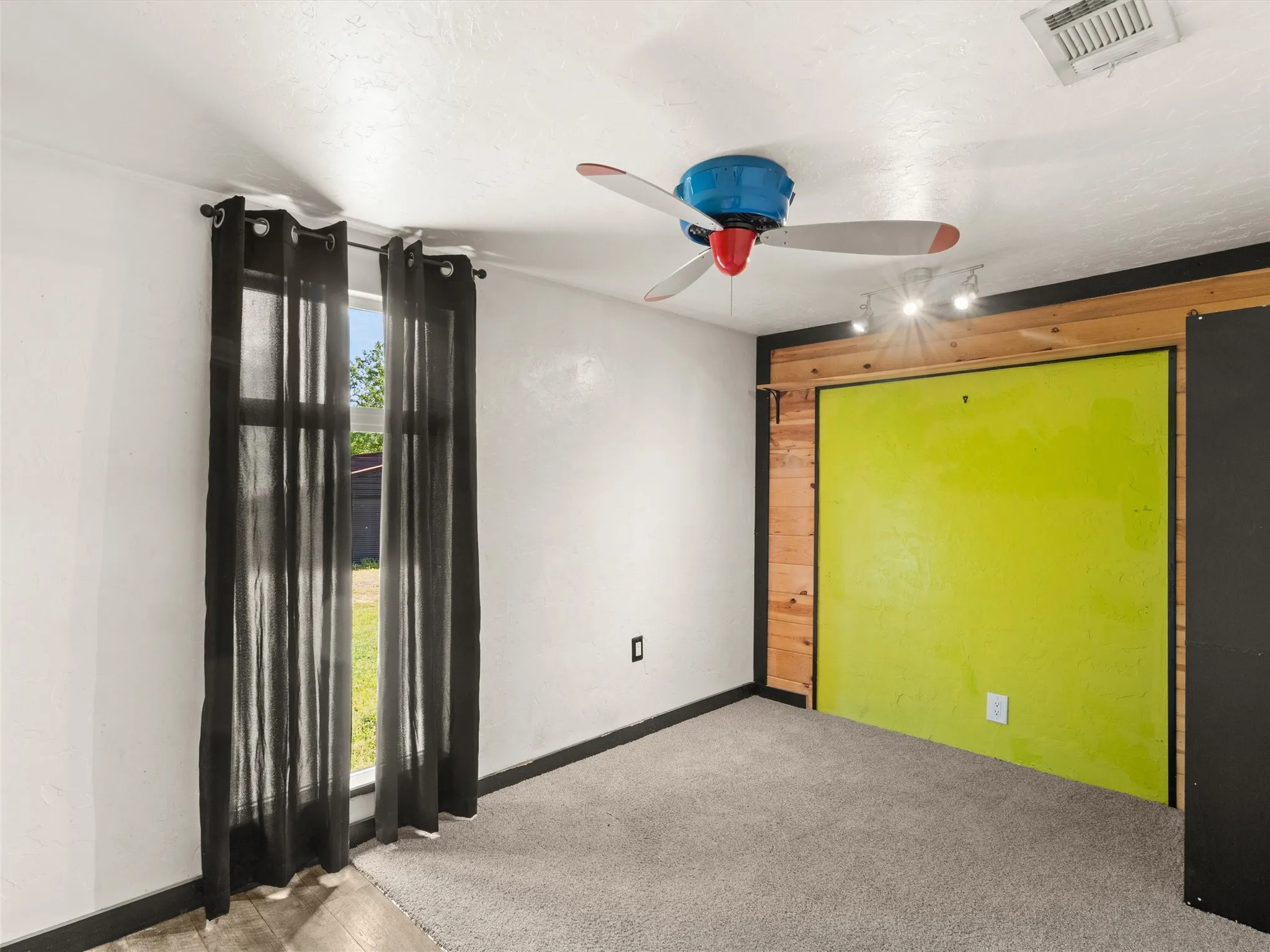 Single Family Residence For Sale in Upshur County , 1333 Lupine Road, Gilmer, Texas 75644, 3 Bedroom, 2 Bathroom, Garage spaces, 1,344 Sqft, built in 2016, Preowned, mls#21240658, Real Estate Agent in Gilmer, Homes For Sale in Upshur county, Homes For Sale in Gilmer, Realtor in Gilmer Texas, Real Estate Brokerage Independent Realty Texas, Luminita Cordes Realtor