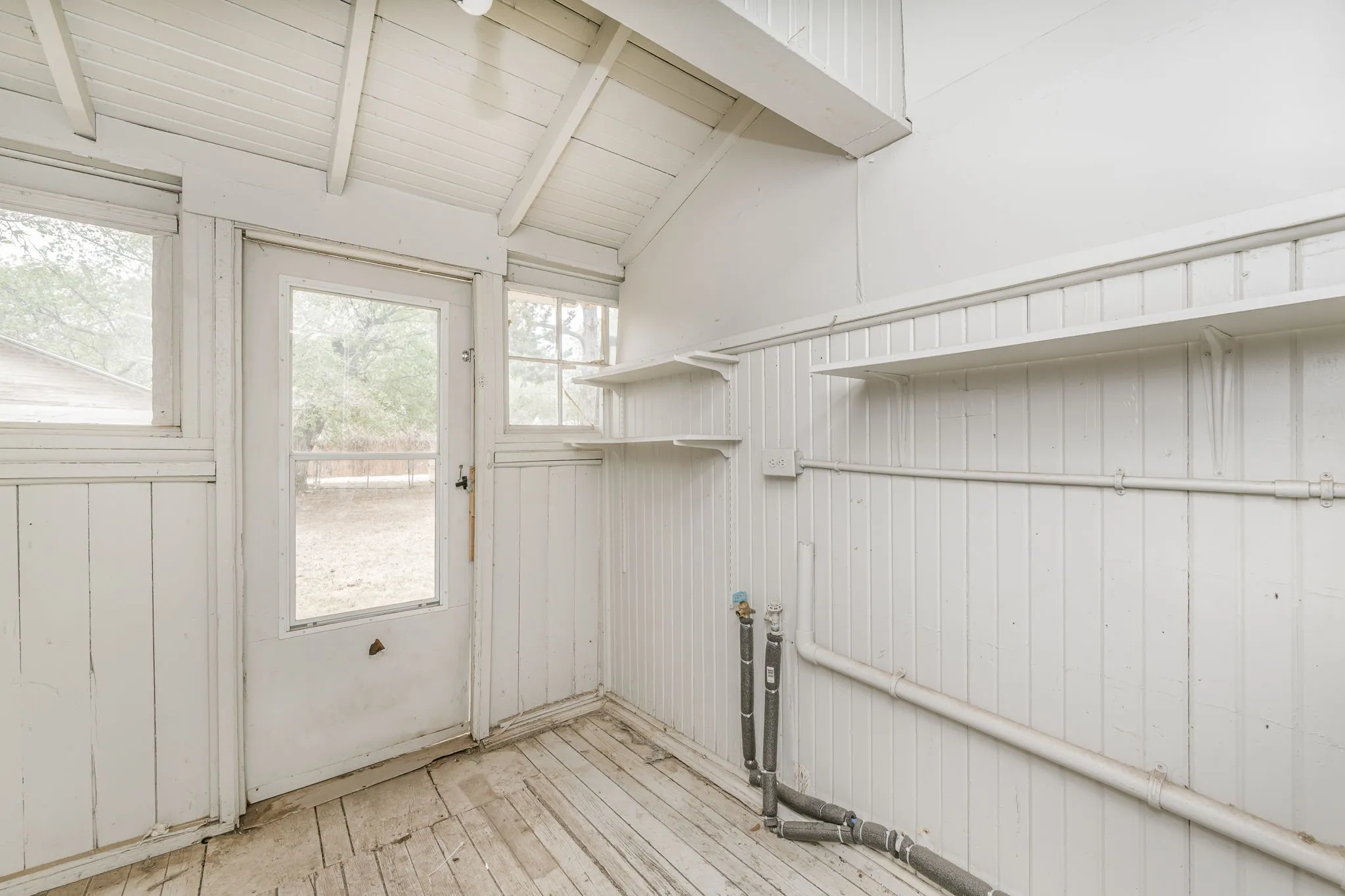 Single Family Residence For Sale in Potter County , 906 S Mississippi Street, Amarillo, Texas 79106, 2 Bedroom, 2 Bathroom, Garage spaces, 1,296 Sqft, built in 1925, mls#21240225, Real Estate Agent in Amarillo, Homes For Sale in Potter county, Homes For Sale in Amarillo, Realtor in Amarillo Texas, Real Estate Brokerage Independent Realty Texas, Luminita Cordes Realtor
