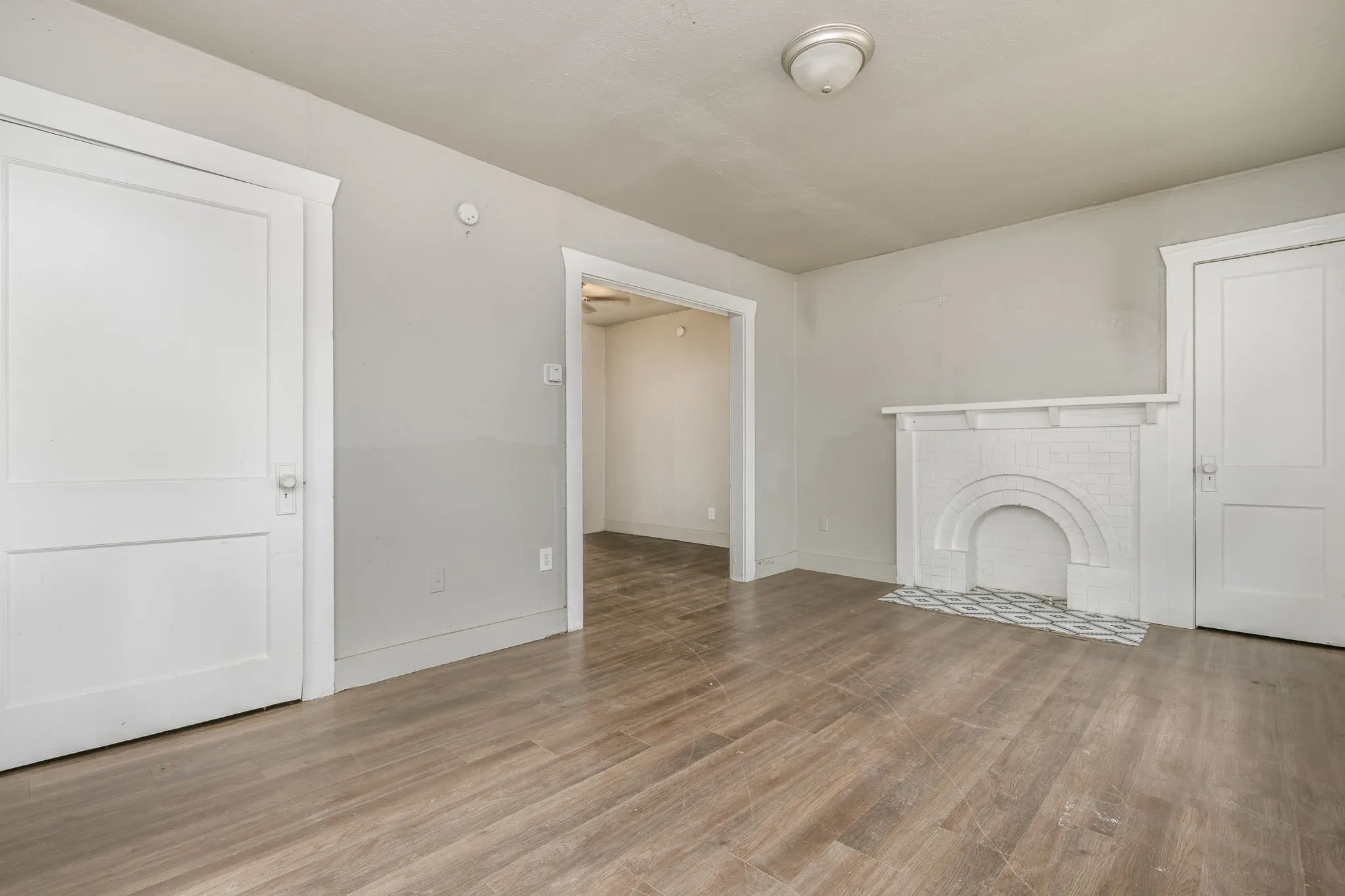 Single Family Residence For Sale in Potter County , 906 S Mississippi Street, Amarillo, Texas 79106, 2 Bedroom, 2 Bathroom, Garage spaces, 1,296 Sqft, built in 1925, mls#21240225, Real Estate Agent in Amarillo, Homes For Sale in Potter county, Homes For Sale in Amarillo, Realtor in Amarillo Texas, Real Estate Brokerage Independent Realty Texas, Luminita Cordes Realtor
