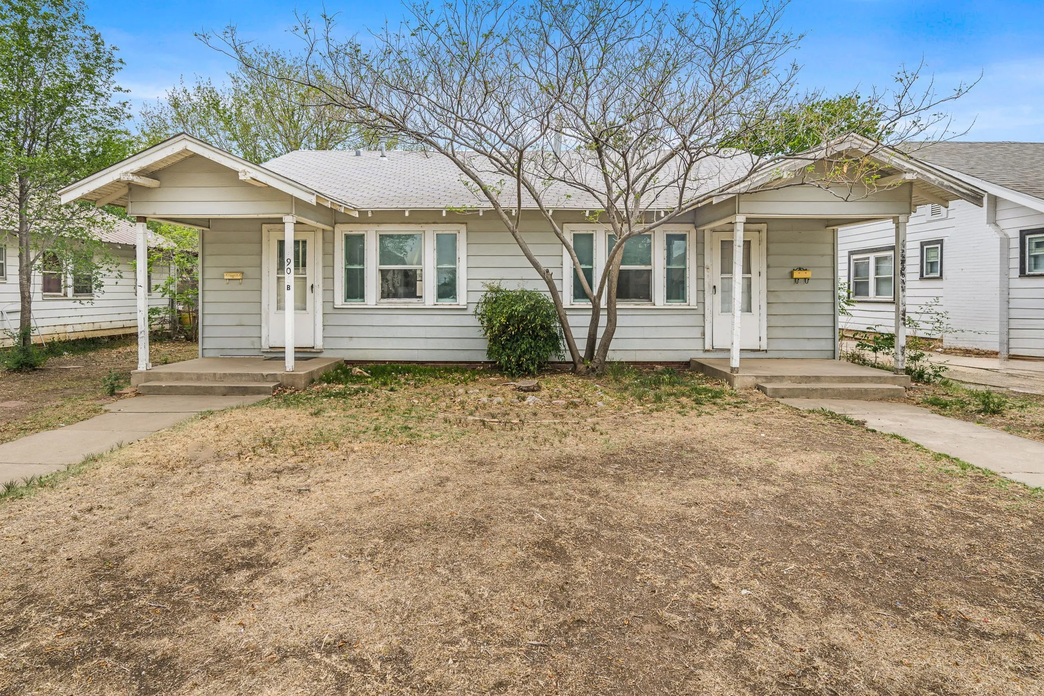 Single Family Residence For Sale in Potter County , 906 S Mississippi Street, Amarillo, Texas 79106, 2 Bedroom, 2 Bathroom, Garage spaces, 1,296 Sqft, built in 1925, mls#21240225, Real Estate Agent in Amarillo, Homes For Sale in Potter county, Homes For Sale in Amarillo, Realtor in Amarillo Texas, Real Estate Brokerage Independent Realty Texas, Luminita Cordes Realtor