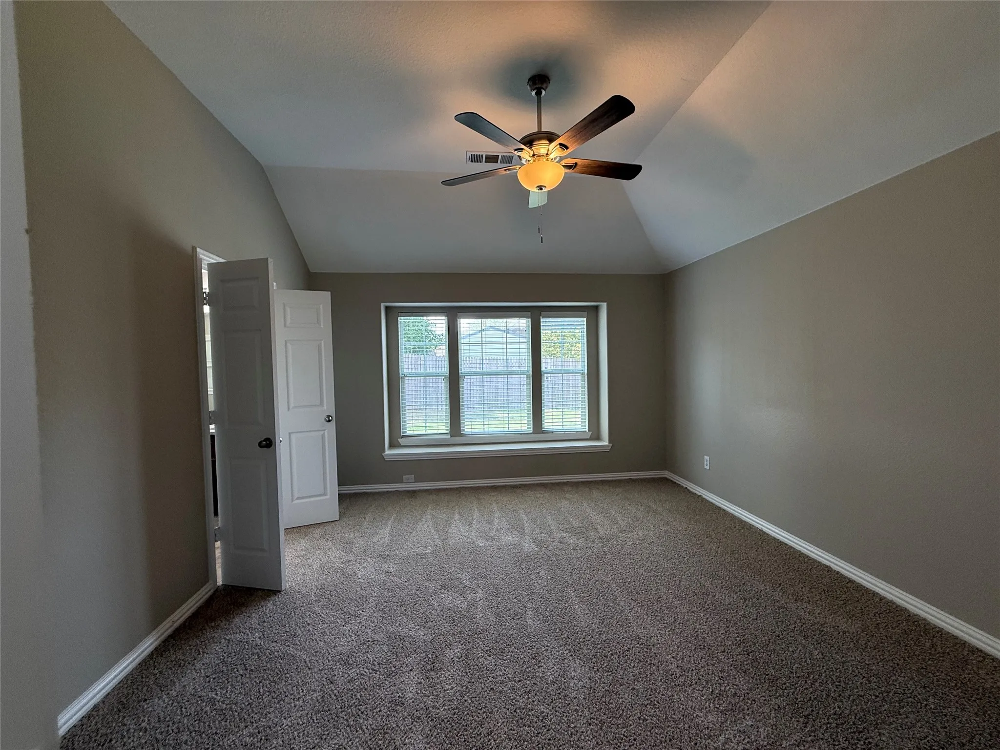 Single Family Residence For Sale in Kaufman County , 108 Cole Street, Forney, Texas 75126, 3 Bedroom, 2 Bathroom, 2 Garage spaces, 1,942 Sqft, built in 2005, Preowned, mls#21233280, Real Estate Agent in Forney, Homes For Sale in Kaufman county, Homes For Sale in Forney, Realtor in Forney Texas, Real Estate Brokerage Independent Realty Texas, Luminita Cordes Realtor