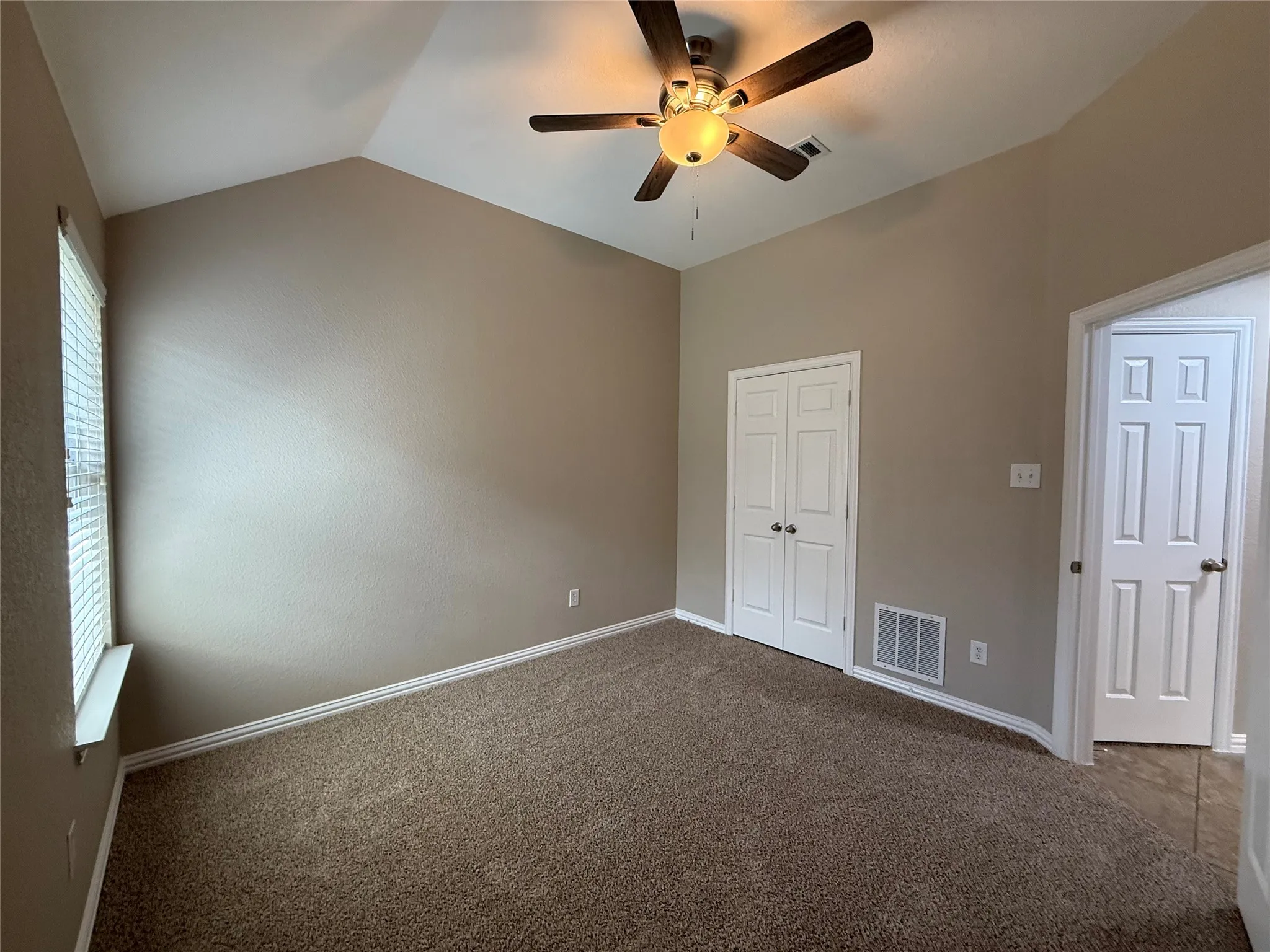 Single Family Residence For Sale in Kaufman County , 108 Cole Street, Forney, Texas 75126, 3 Bedroom, 2 Bathroom, 2 Garage spaces, 1,942 Sqft, built in 2005, Preowned, mls#21233280, Real Estate Agent in Forney, Homes For Sale in Kaufman county, Homes For Sale in Forney, Realtor in Forney Texas, Real Estate Brokerage Independent Realty Texas, Luminita Cordes Realtor